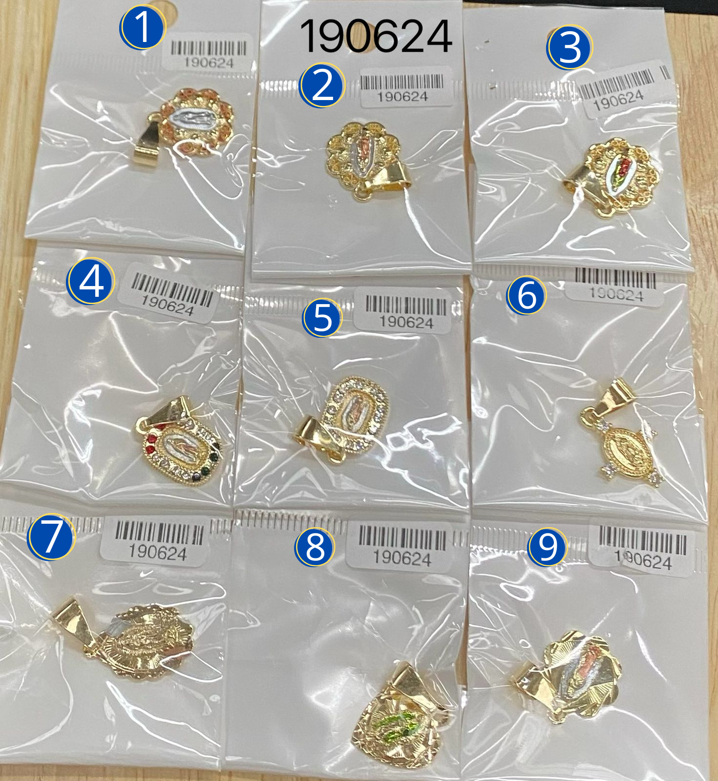 Dijes Religiosos Dorados M1 Oro Laminado