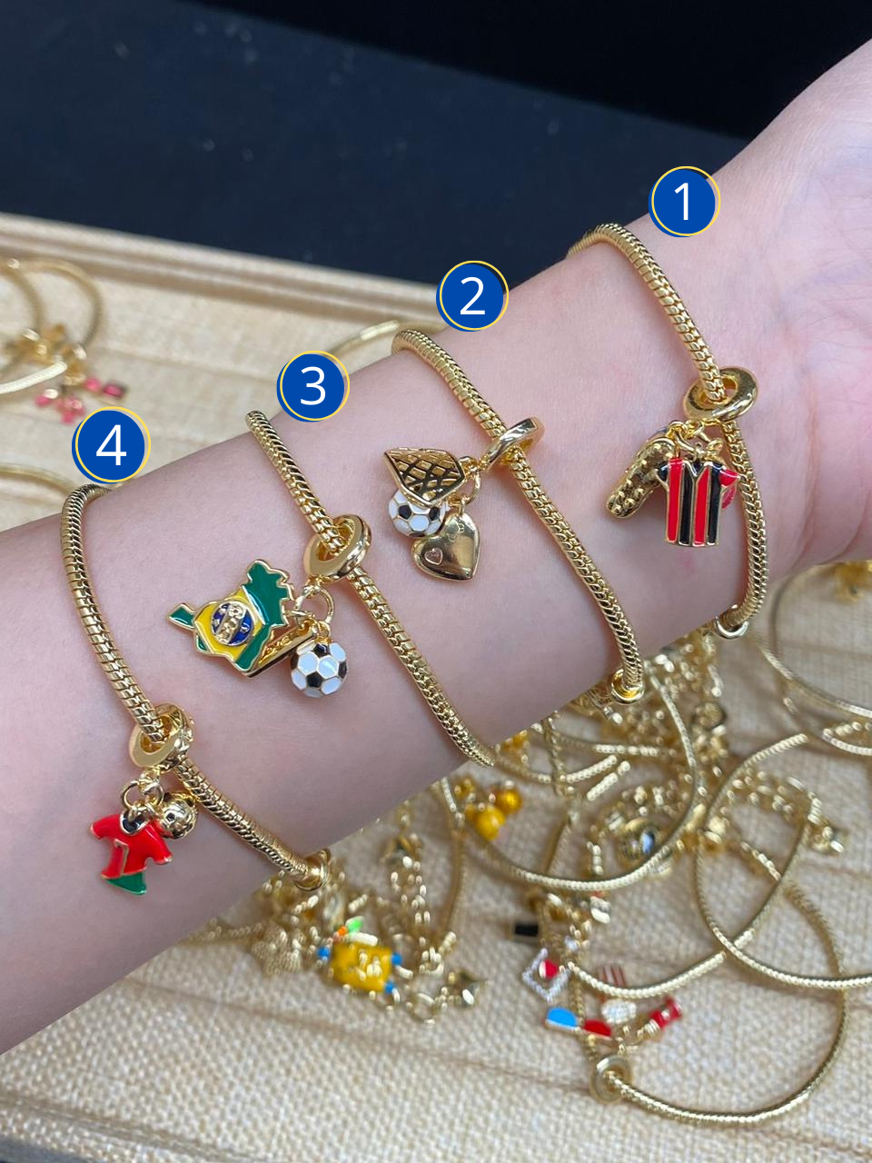 Pulseras con dijes M24 ORO LAMINADO