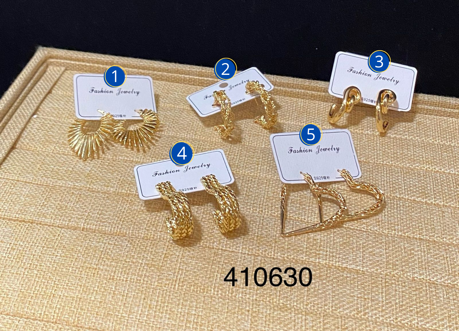 Aretes Dorados Varios diseños M1 Oro Laminado