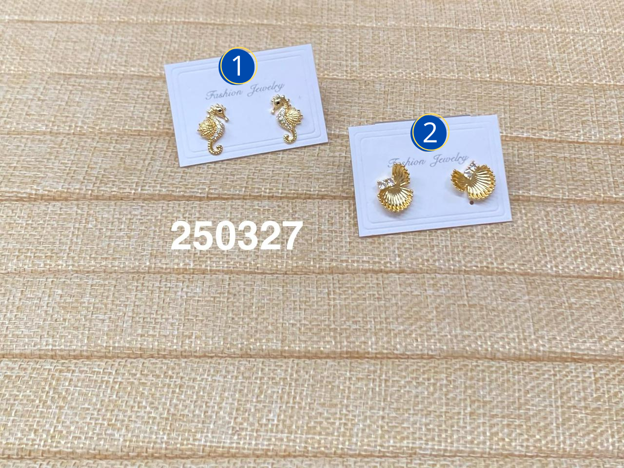 Aretes Dorados Varios diseños M12 Oro Laminado