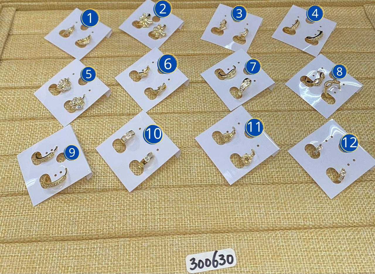 Aretes dorados M3 - Oro Laminado