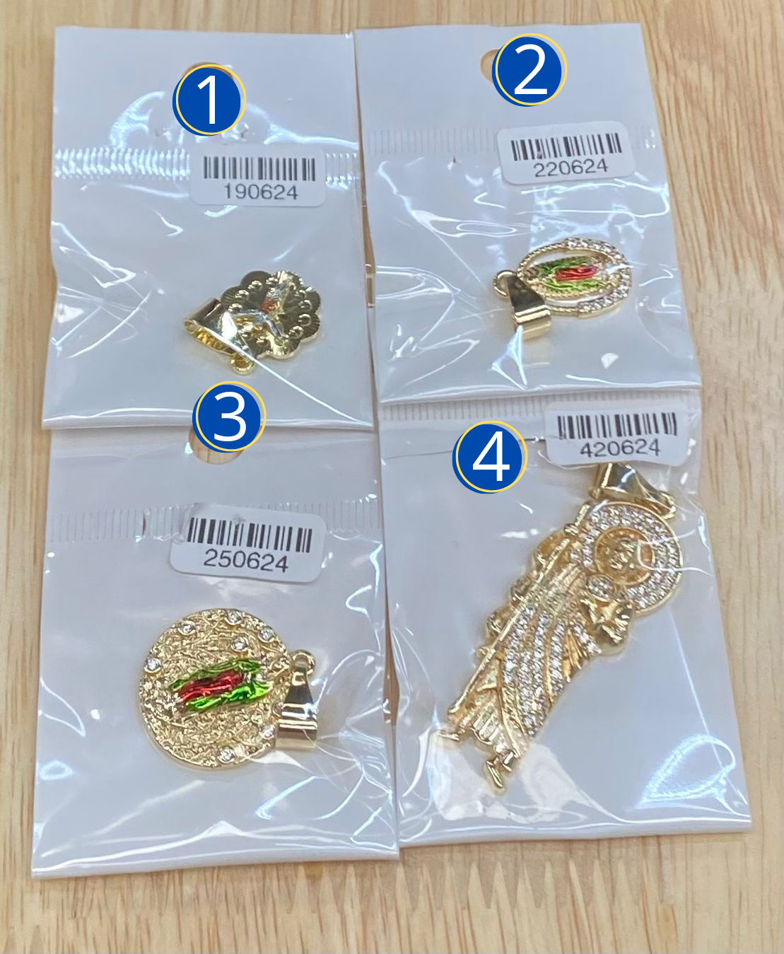 Dijes Religiosos Dorados M21 Oro Laminado