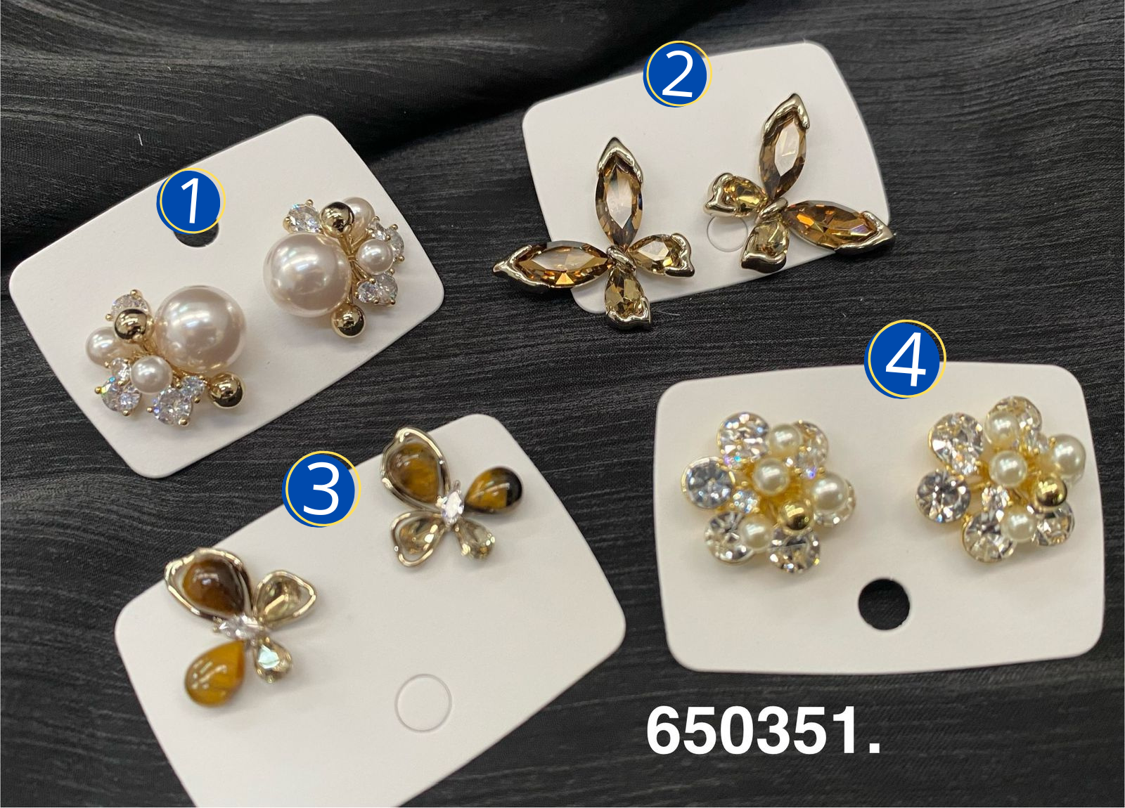 [08/JUNI/26] Aretes Dorados diferentes Diseño M3 Oro Laminado