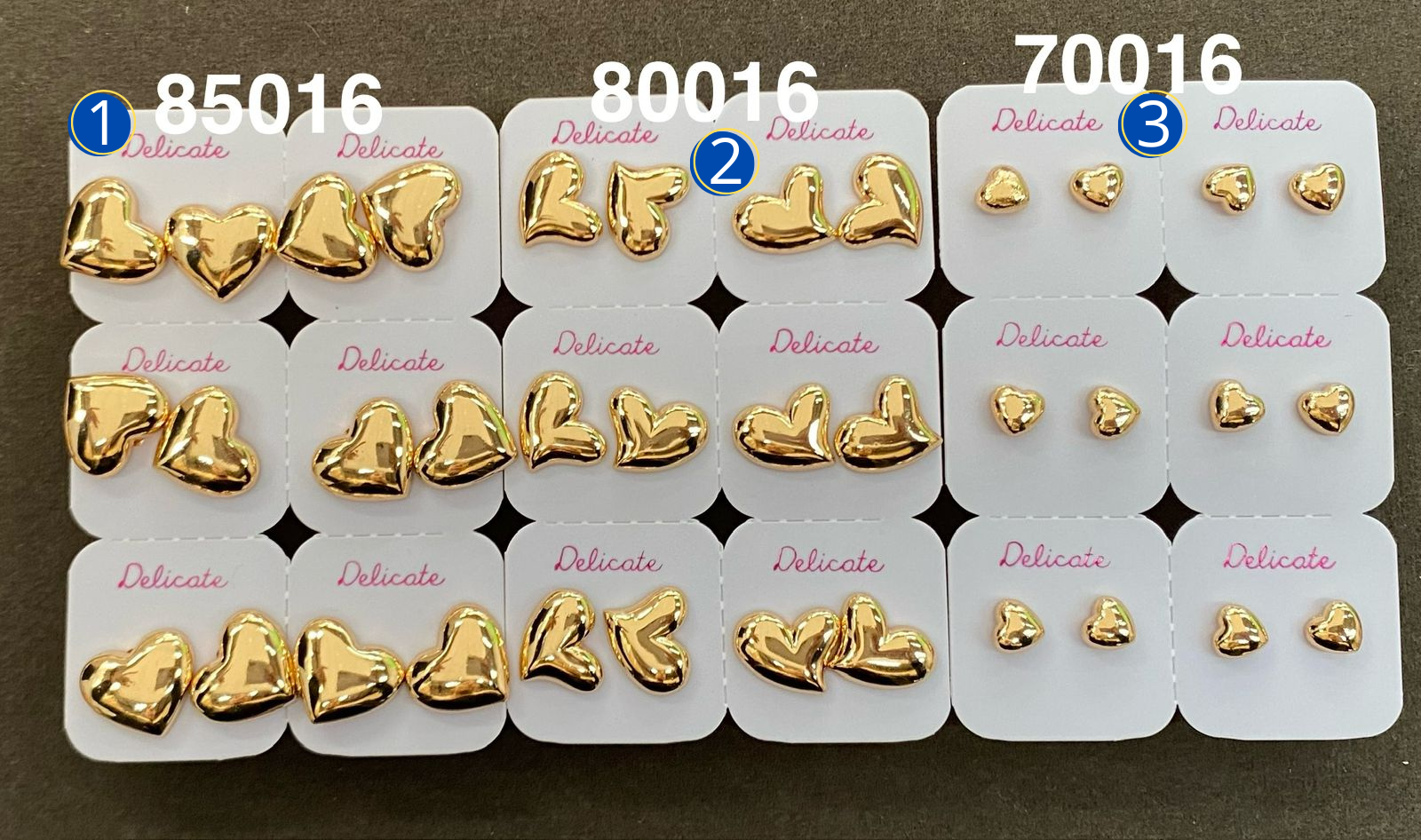 Paquete de 6 pares de Aretes Dorados con Piedras M4 Oro Laminado 02/03/26