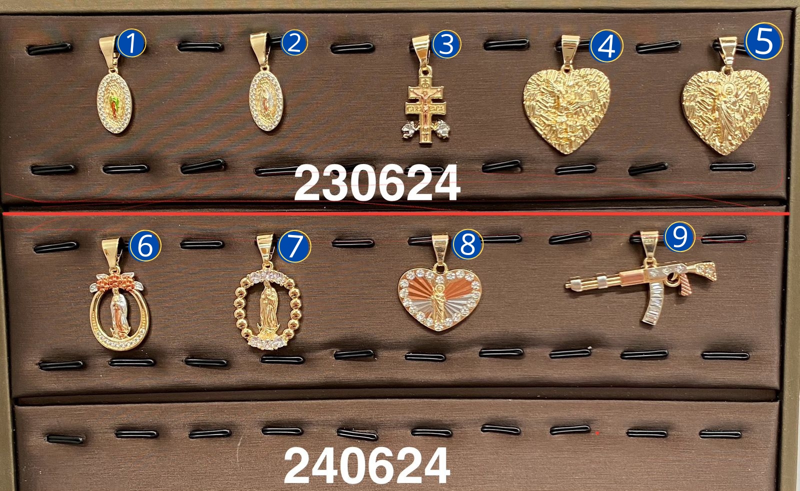 Dije Dorado M13 Oro Laminado
