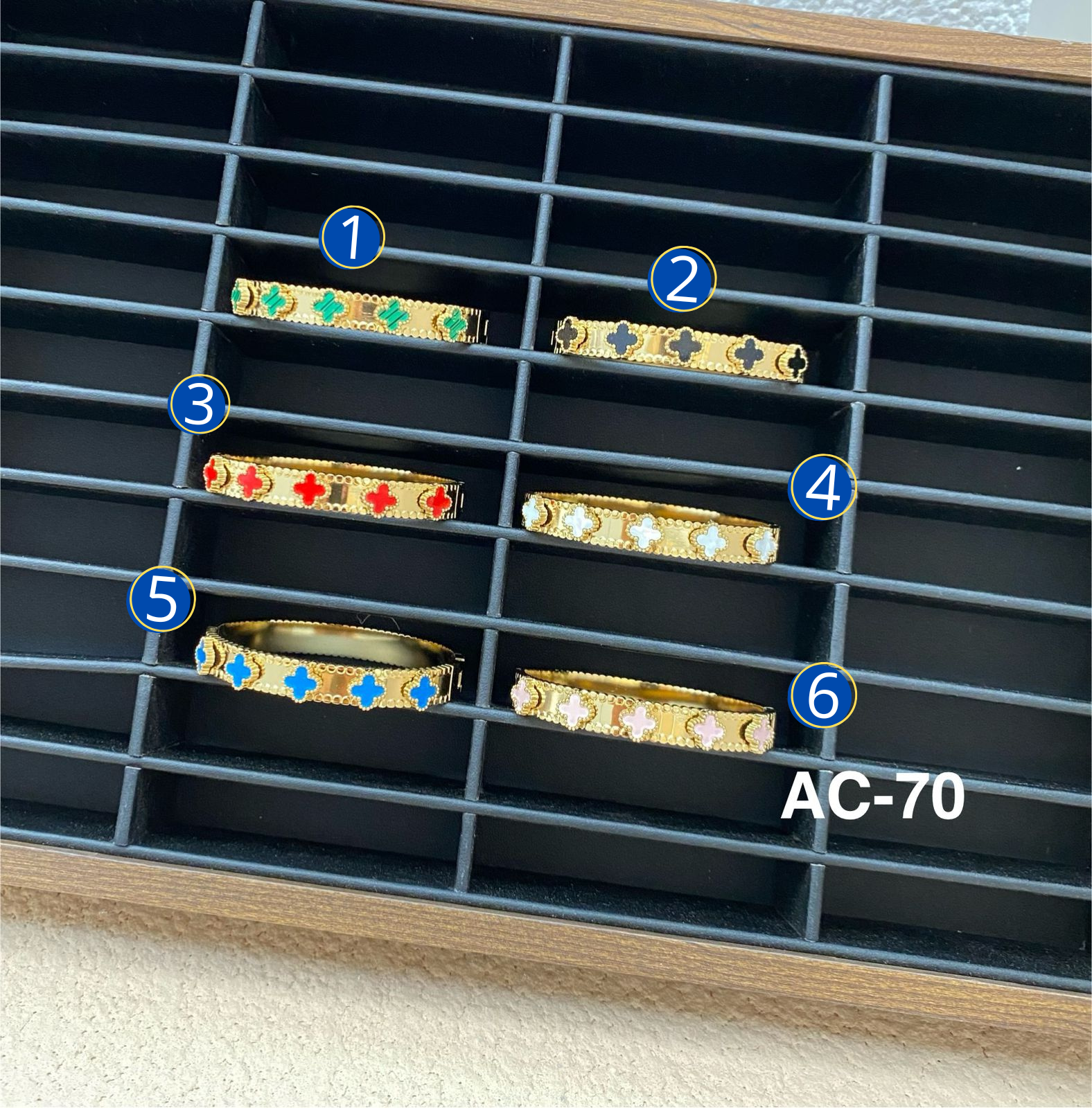 Brazaletes Dorados de Marca M5 Oro Laminado