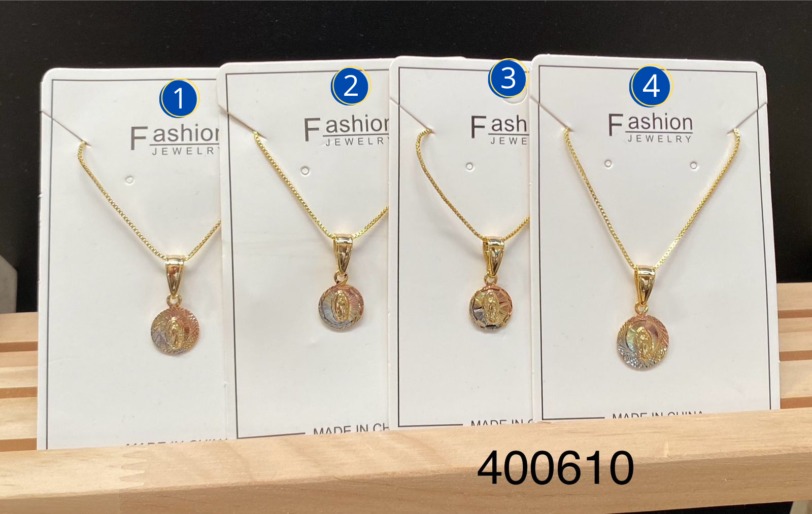 Cadenas Dorados con Dijes religiosos M4 Oro Laminado
