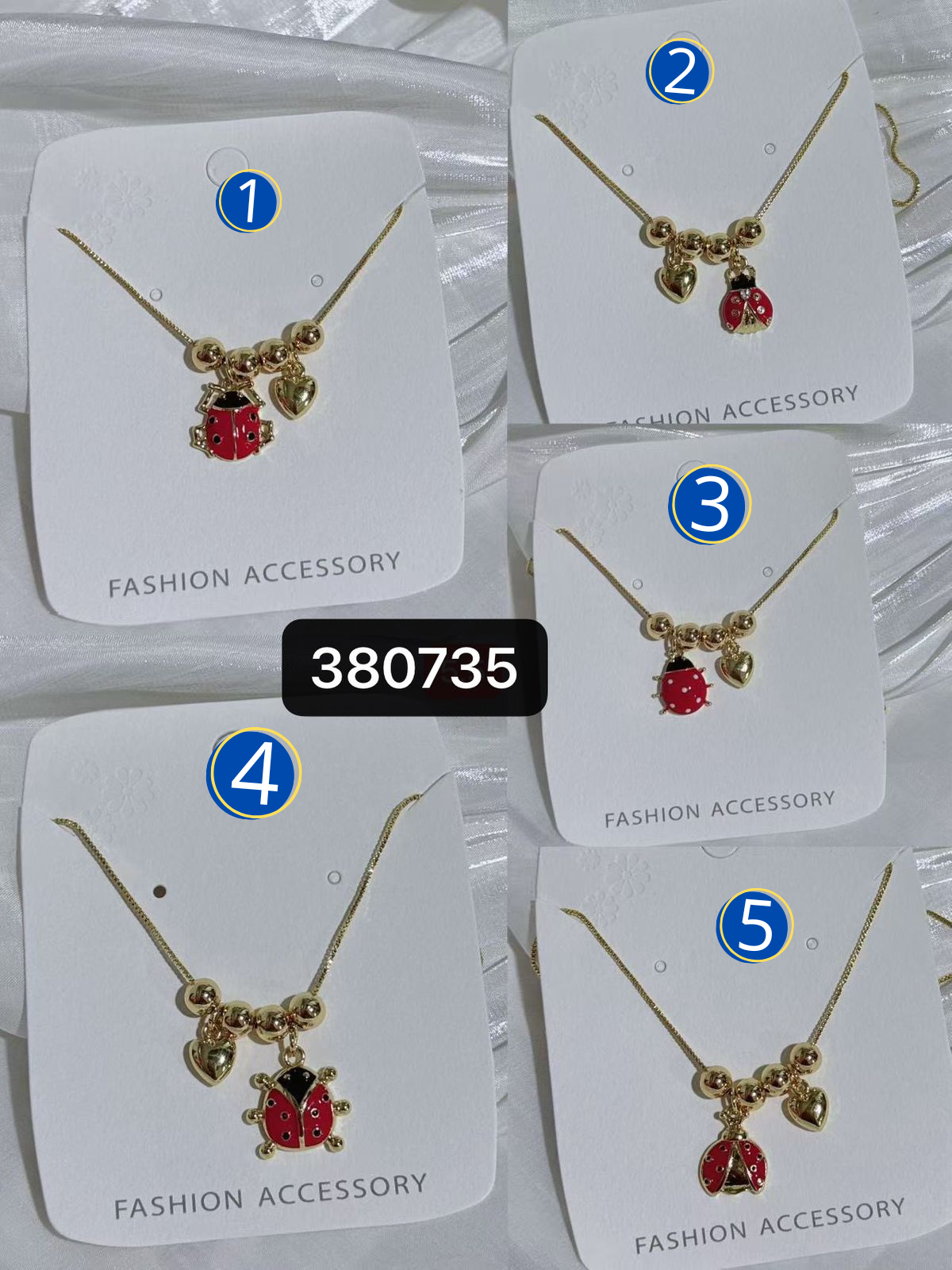 Collar Dorado con cuentas y dijes M2 Oro Laminado