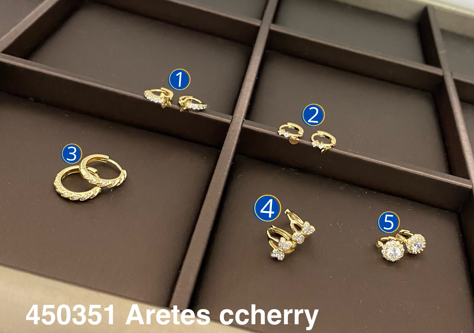 [08/JUNI/26] Aretes Dorados M4 Oro Laminado