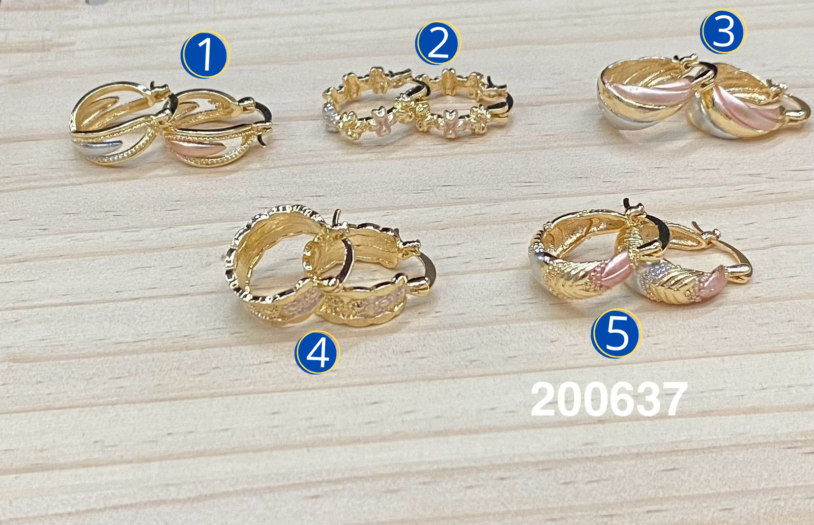 Aretes pequeños Dorados M1 Oro Laminado