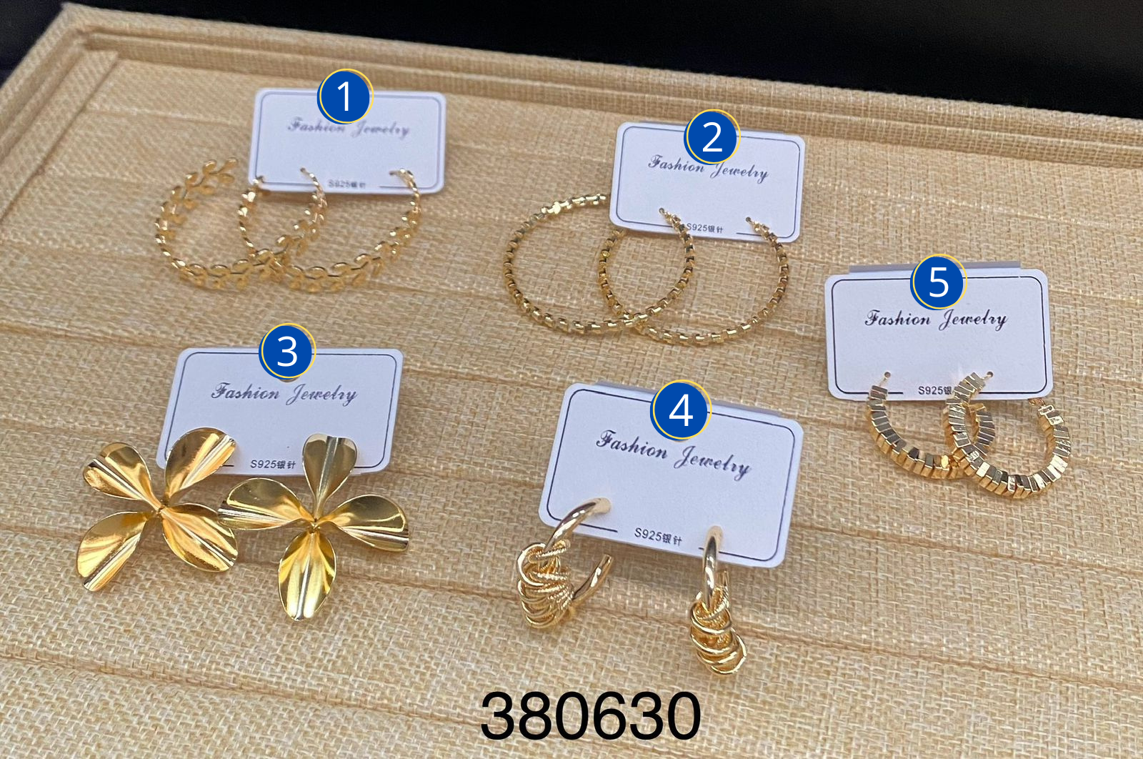 Aretes Dorados Varios diseños M23 Oro Laminado