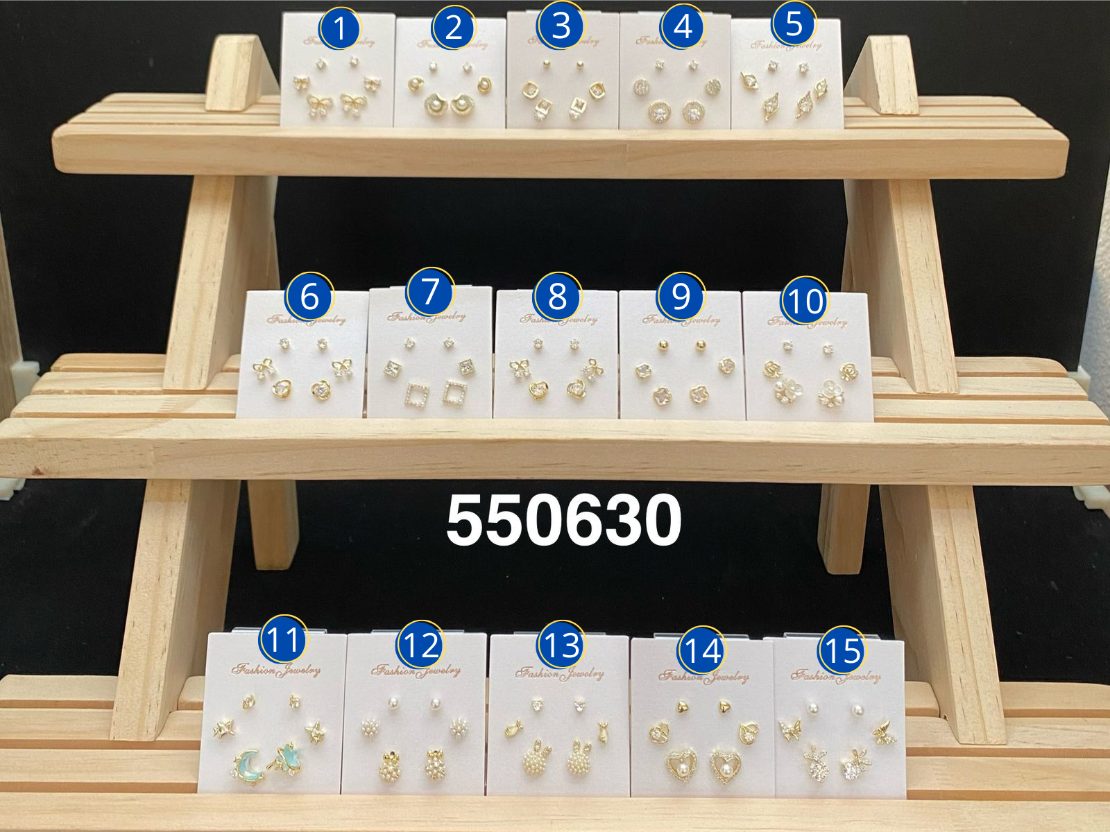 Paquete de tres aretes dorados M5 Oro laminado
