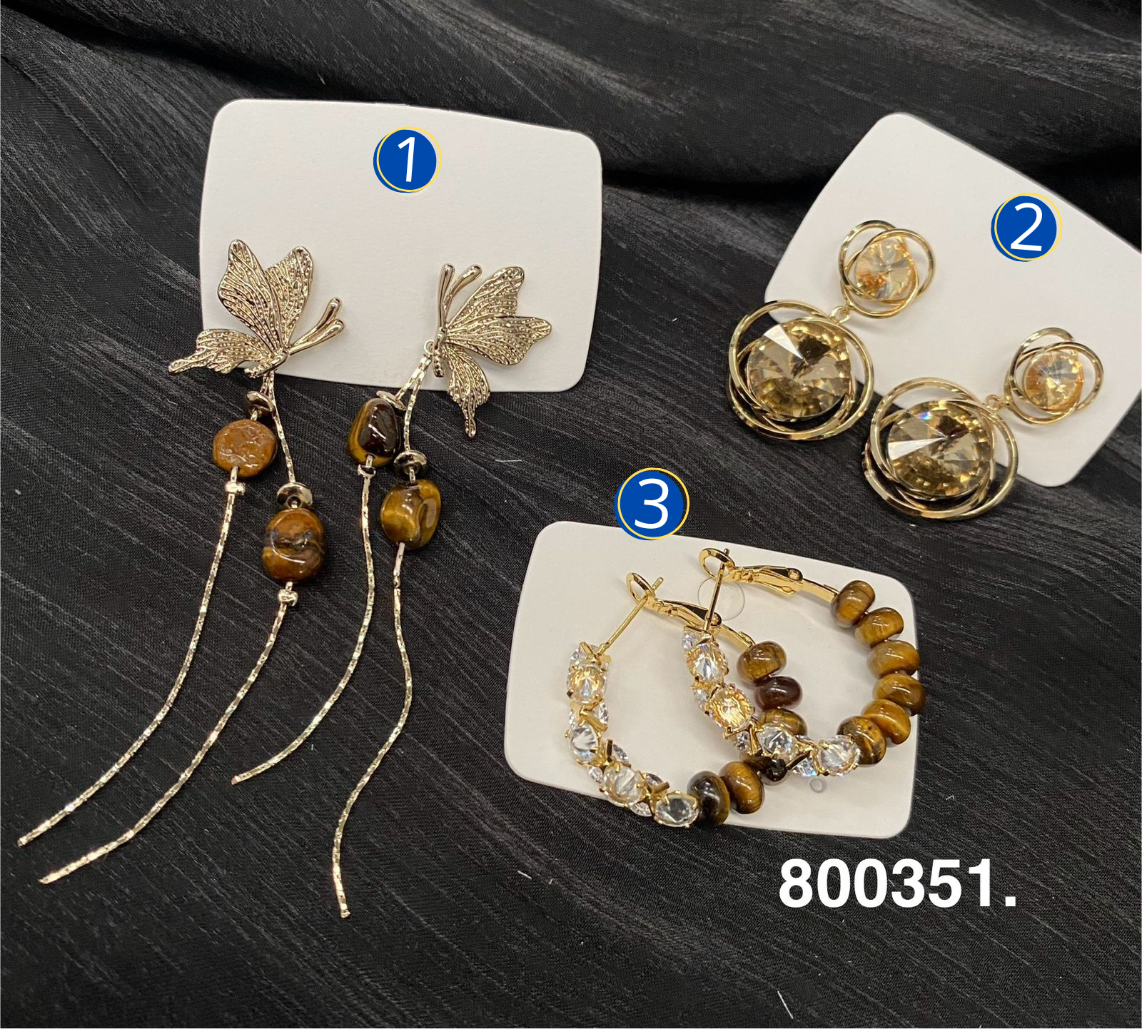 [08/JUNI/26] Aretes Dorados diferentes Diseño M4 Oro Laminado