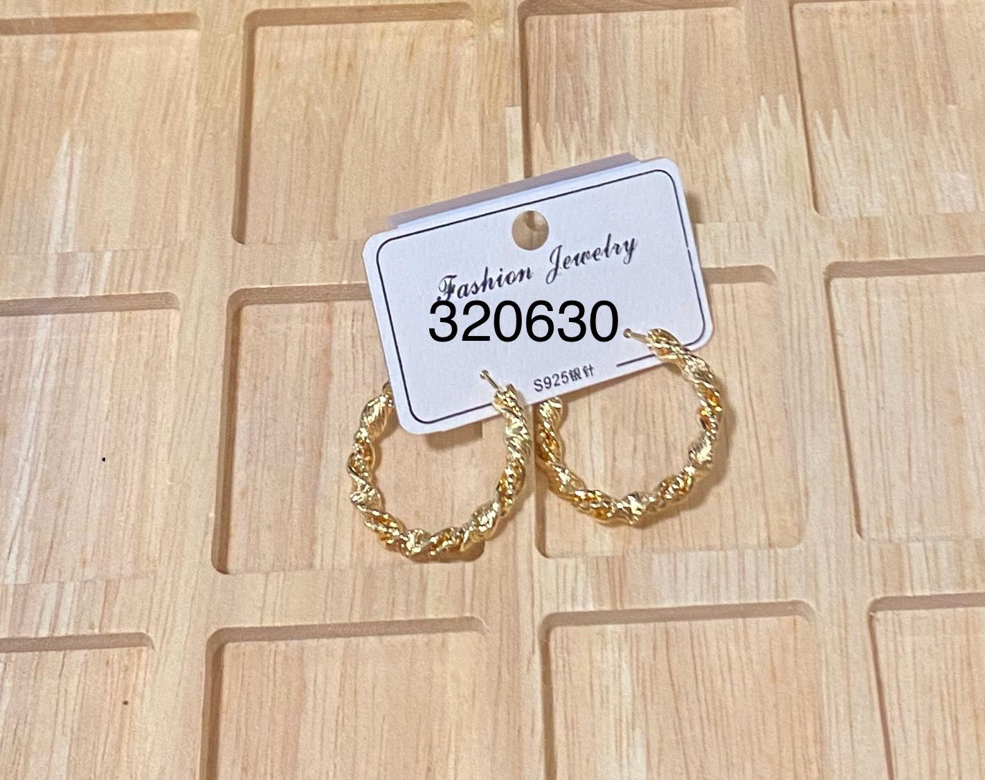 Aretes Dorados Varios diseños M29 Oro Laminado