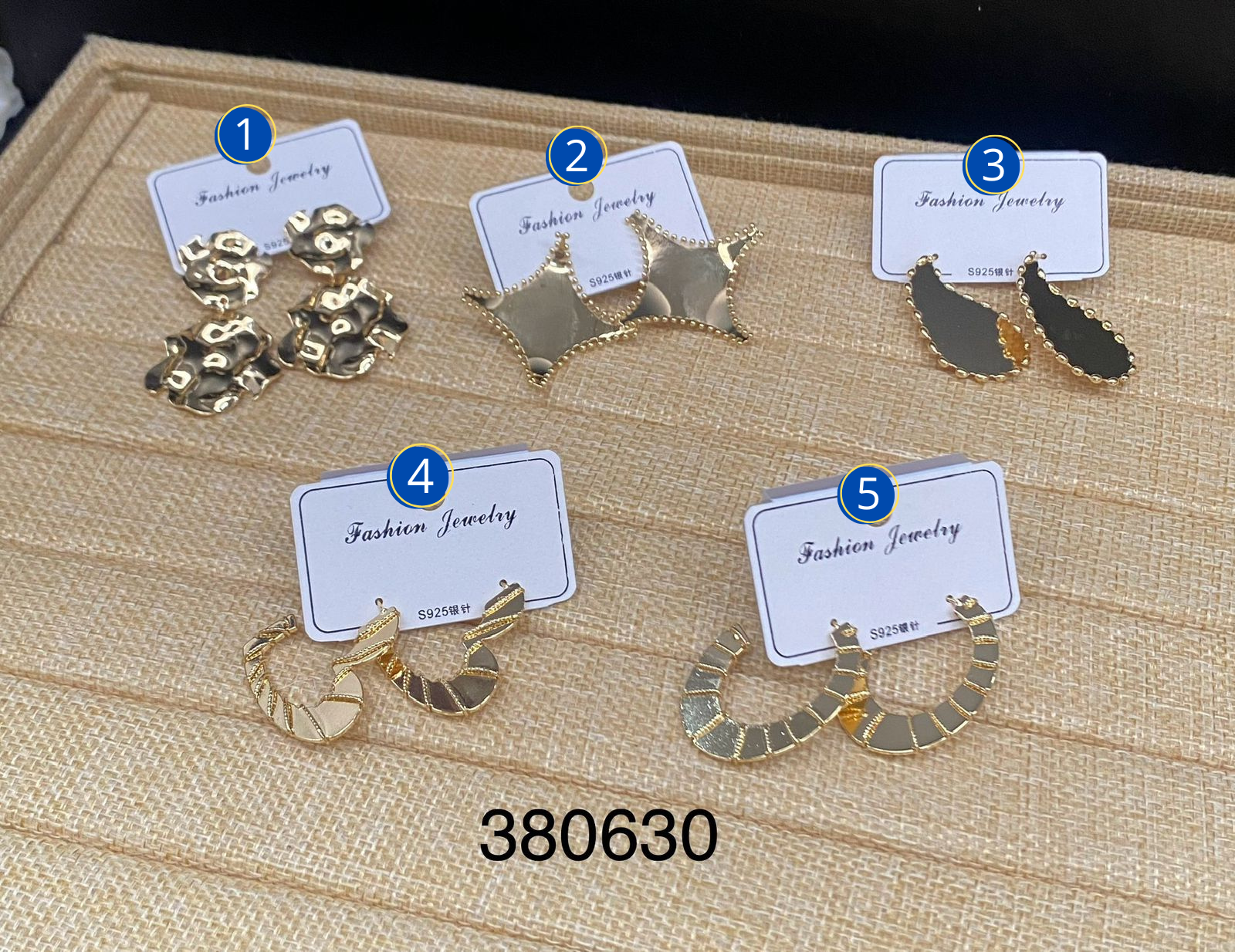 Aretes Dorados Varios diseños M25 Oro Laminado