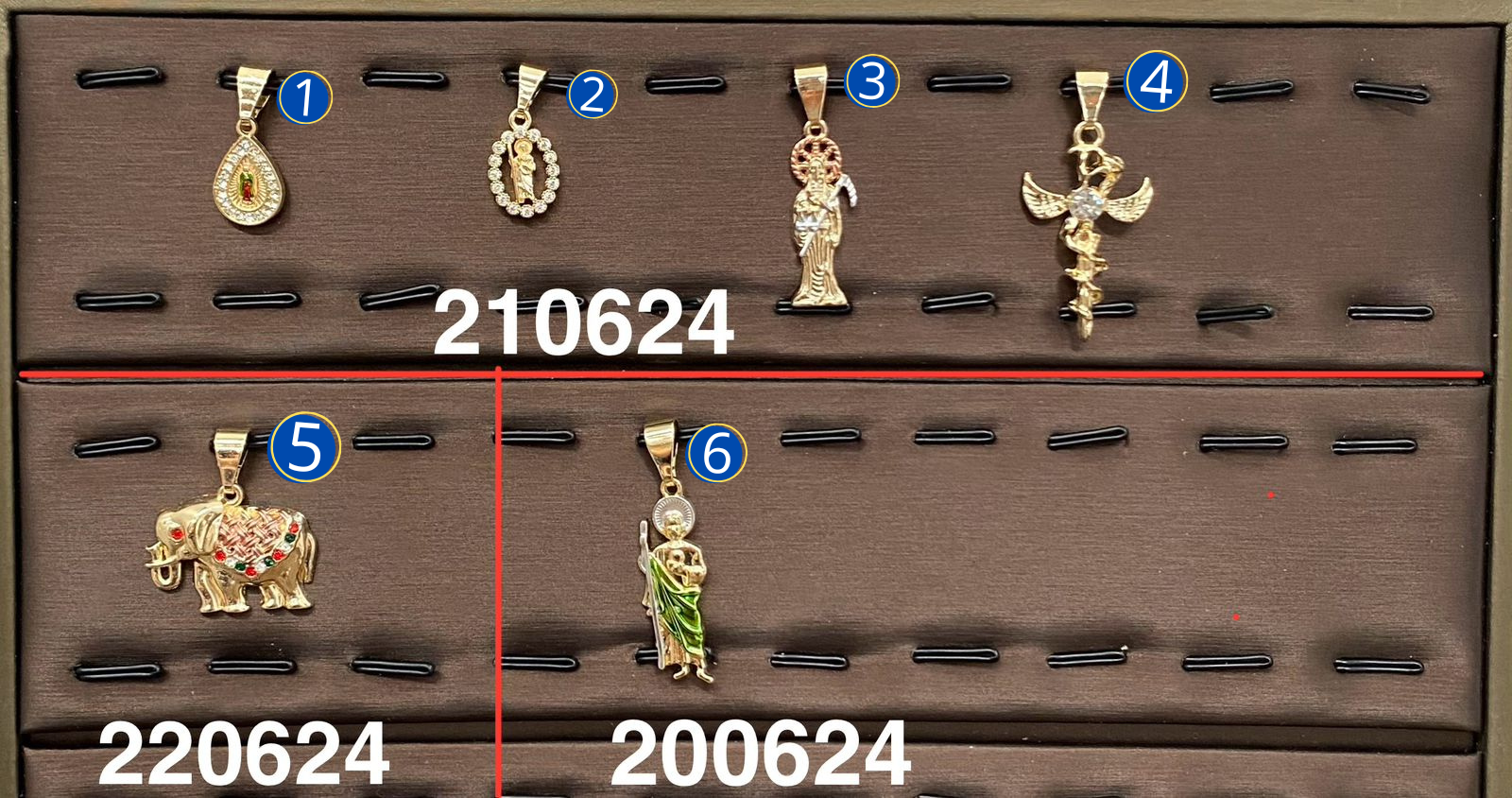 Dije Dorado M16 Oro Laminado