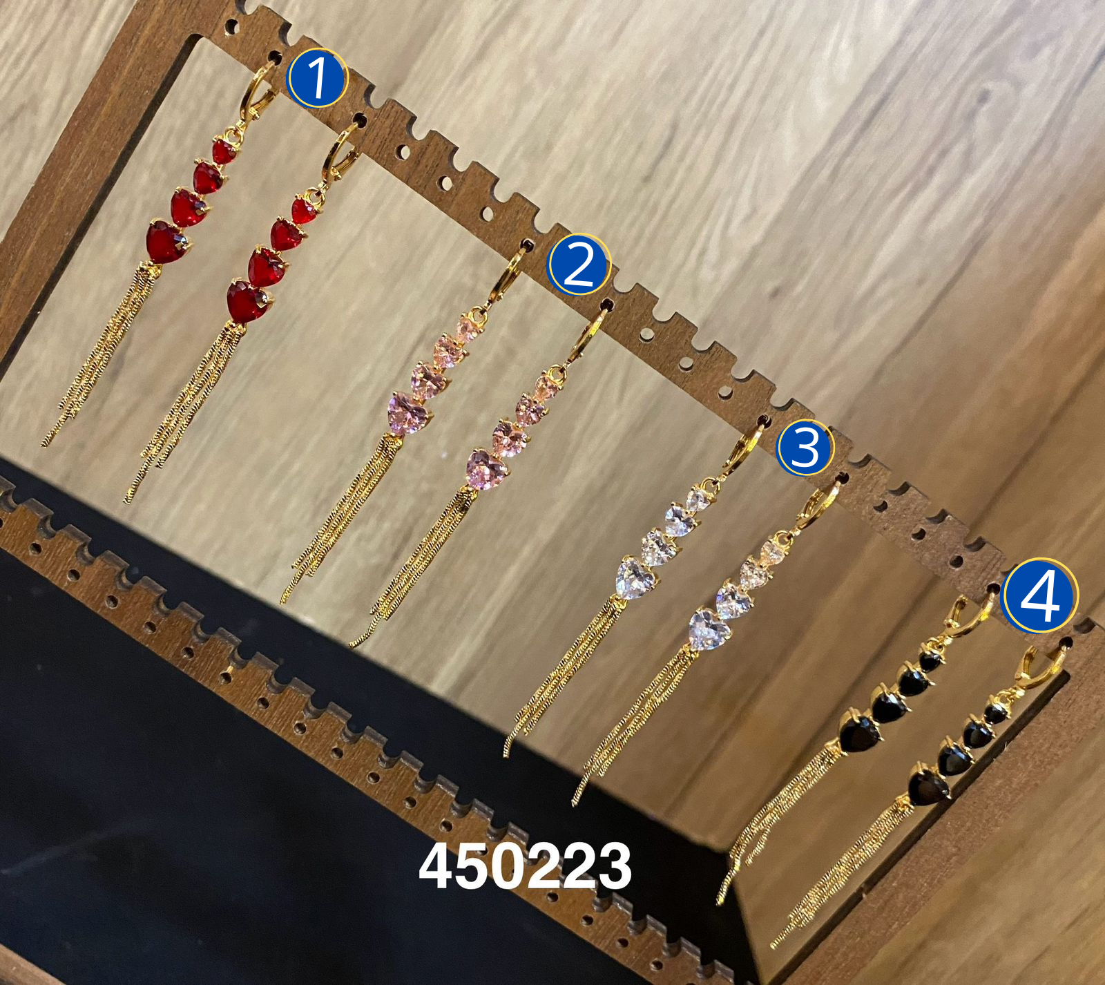 [08/JUNI/26] Aretes Largos Dorados M11 Oro Laminado