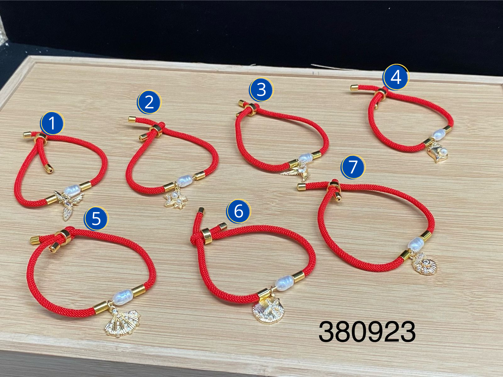 Pulseras con dijes M25 ORO LAMINADO