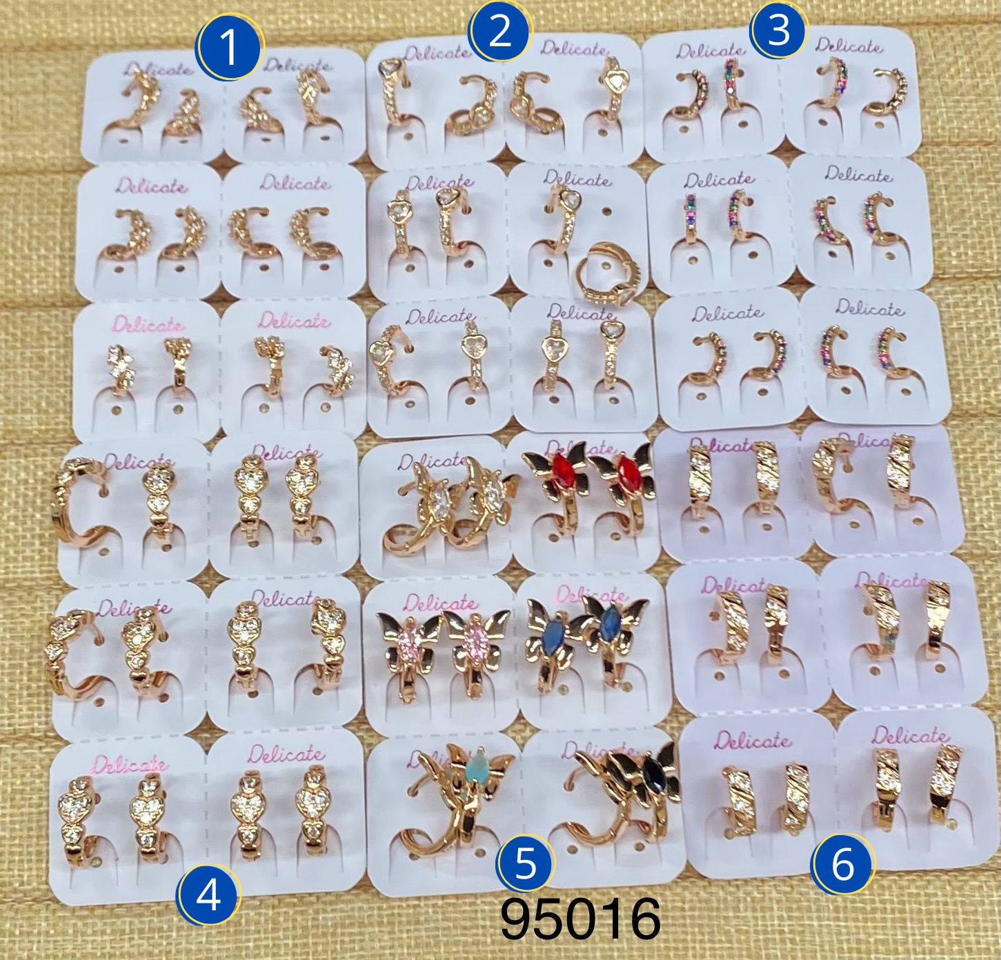 Aretes dorados Paquete de 6 M18 - Oro Laminado