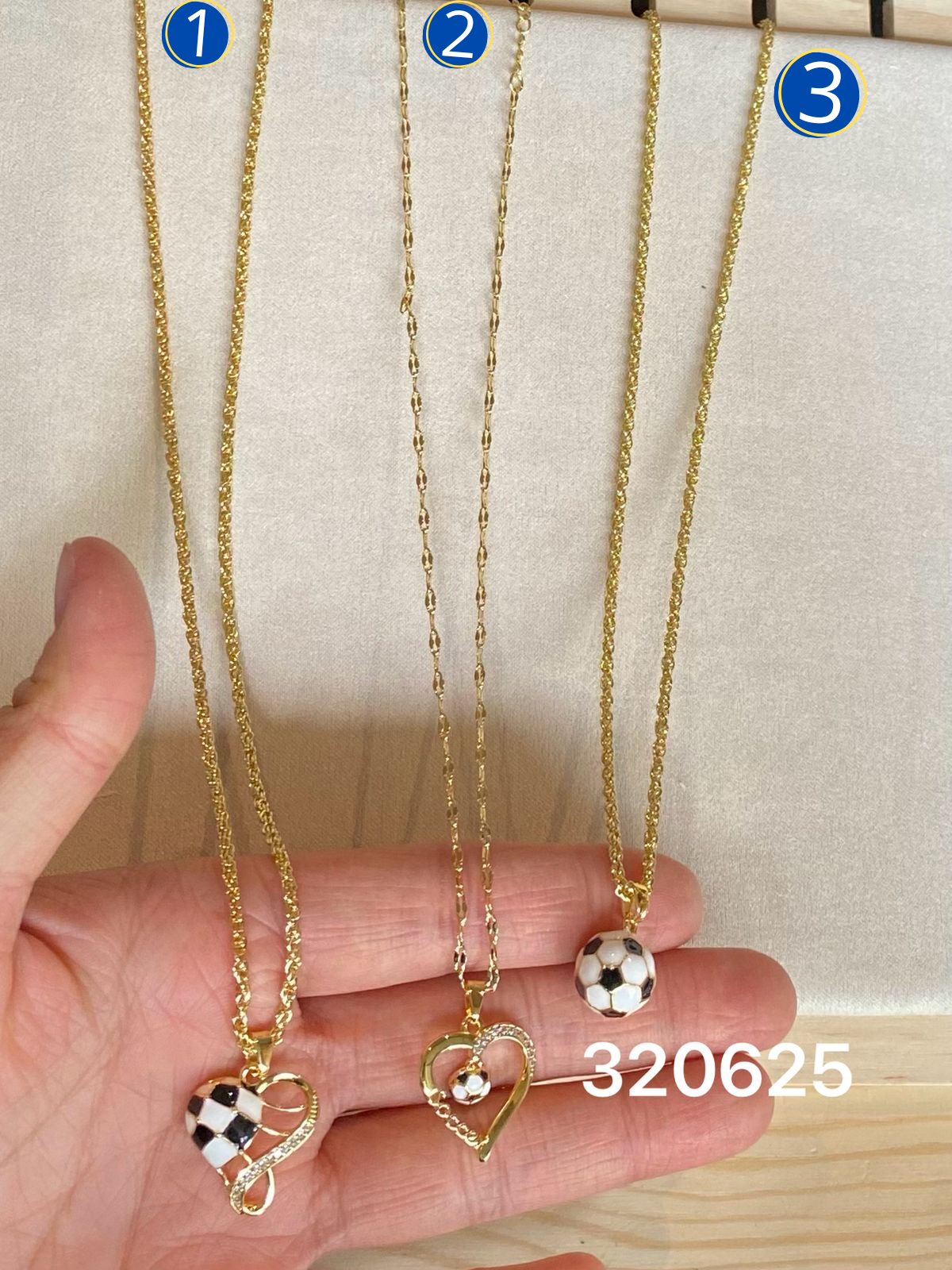 Cadena con Dije de Futbol M2 Oro Laminado