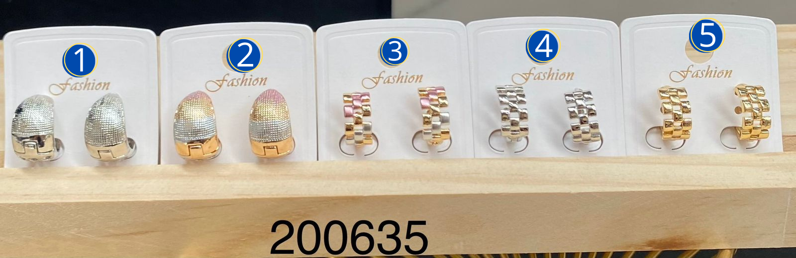 Aretes Dorados M17 Oro Laminado 02/03/26