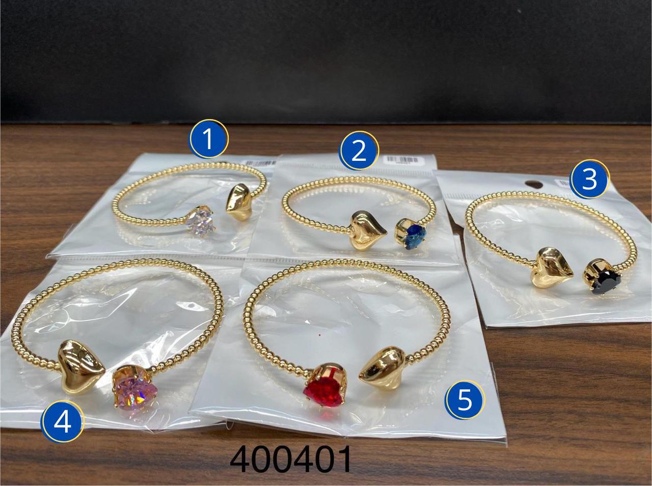 Pulsera Dorada con piedras de corazon  M1 Oro Laminado