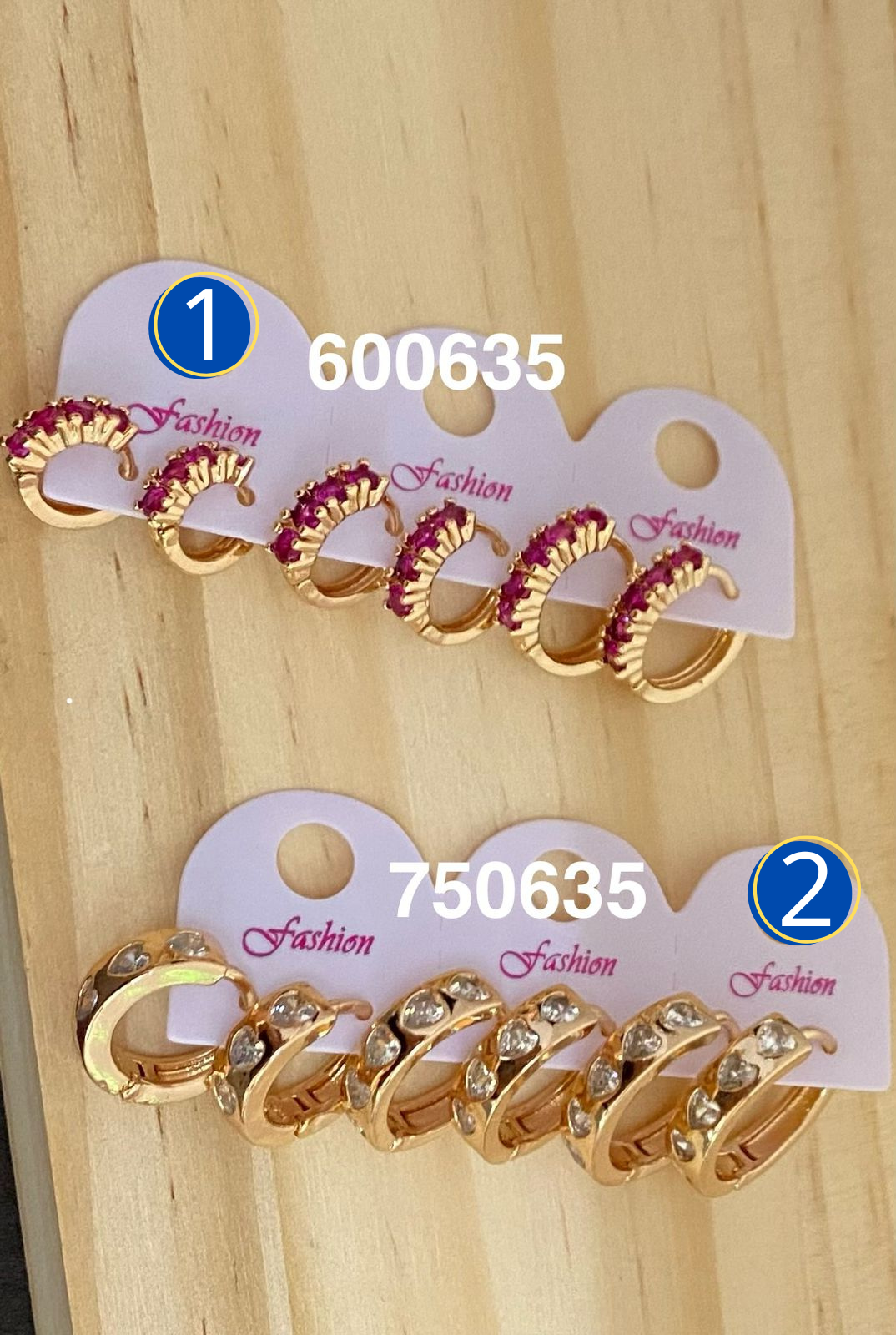 Paquete de 3 pares de Aretes Dorados con Piedras M1 Oro Laminado 02/03/26