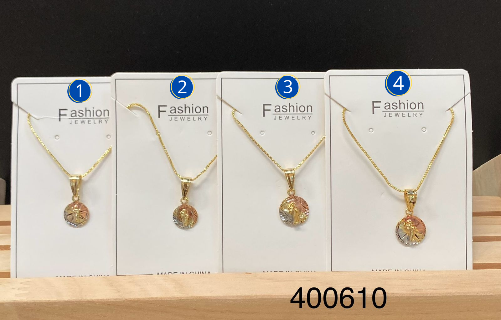 Cadenas Dorados con Dijes religiosos M5 Oro Laminado