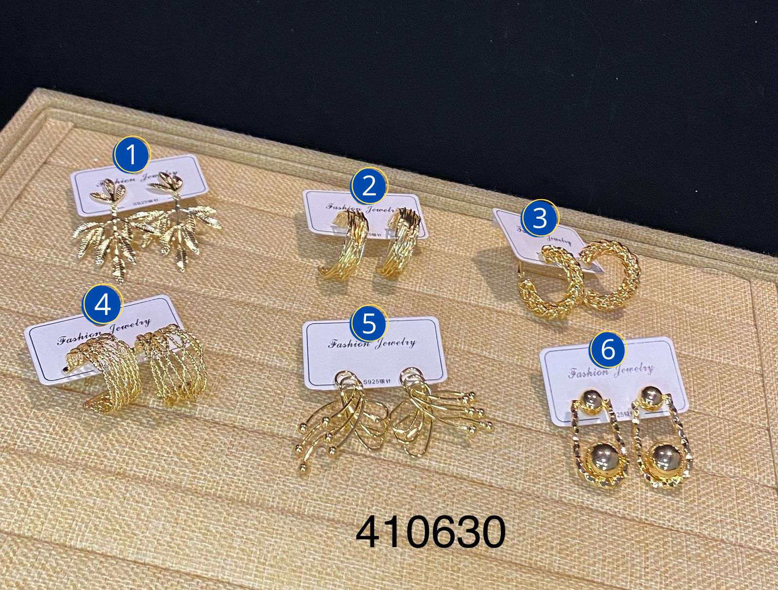 Aretes Dorados Varios diseños M26 Oro Laminado