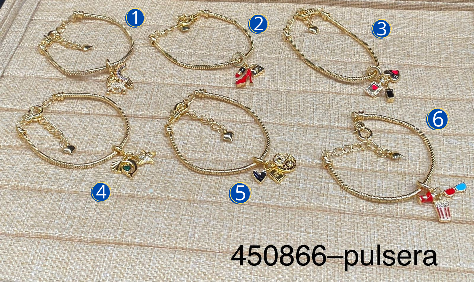Pulsera Dorada Con Dijes Diferentes M3 Oro Laminado