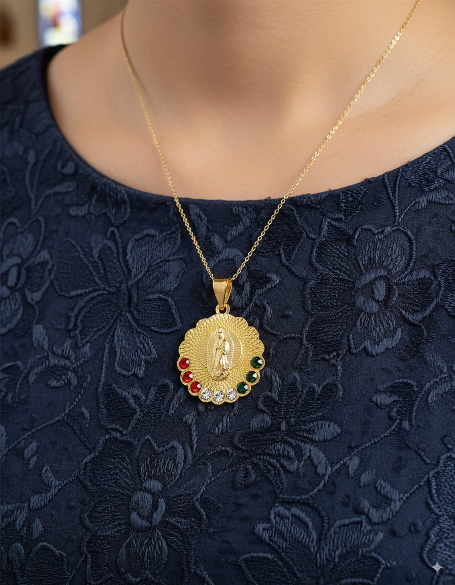 Dije de la Virgen de Guadalupe M45 - Oro Laminado