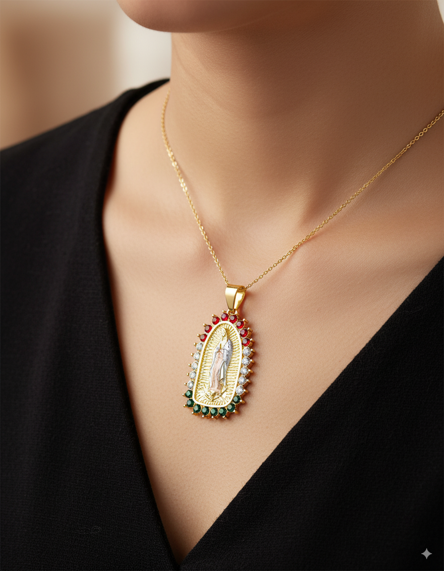 Dije de la Virgen de Guadalupe M105 - Oro Laminado