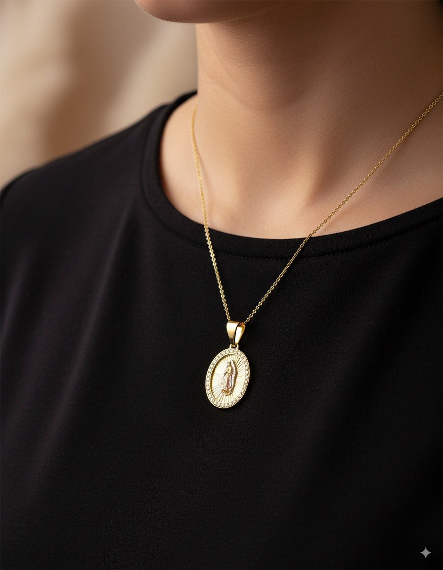 Dije de la Virgen de Guadalupe M106 - Oro Laminado