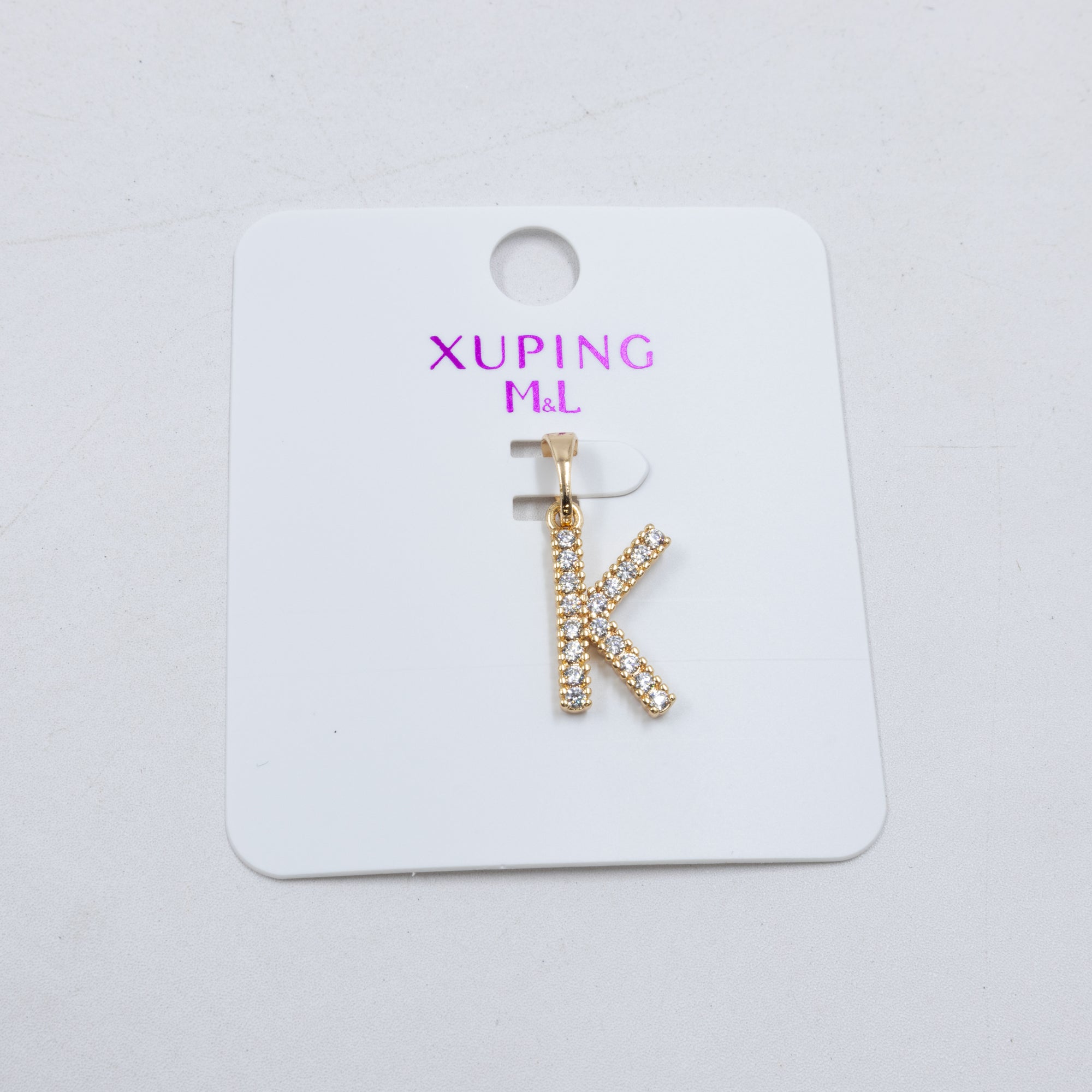 Dije de Letra K con Piedras M6 Oro Lamiando