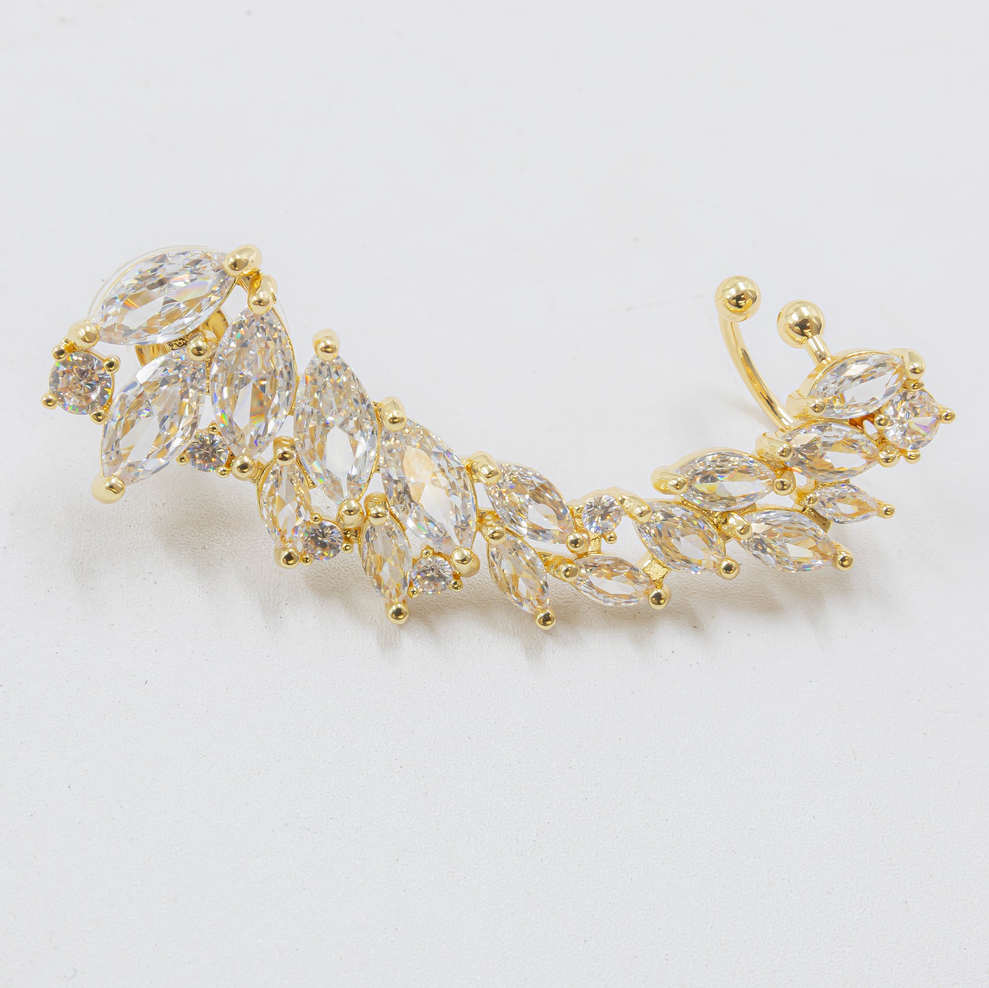 Arete Dorado Trepador con Piedras M1 Oro Laminado