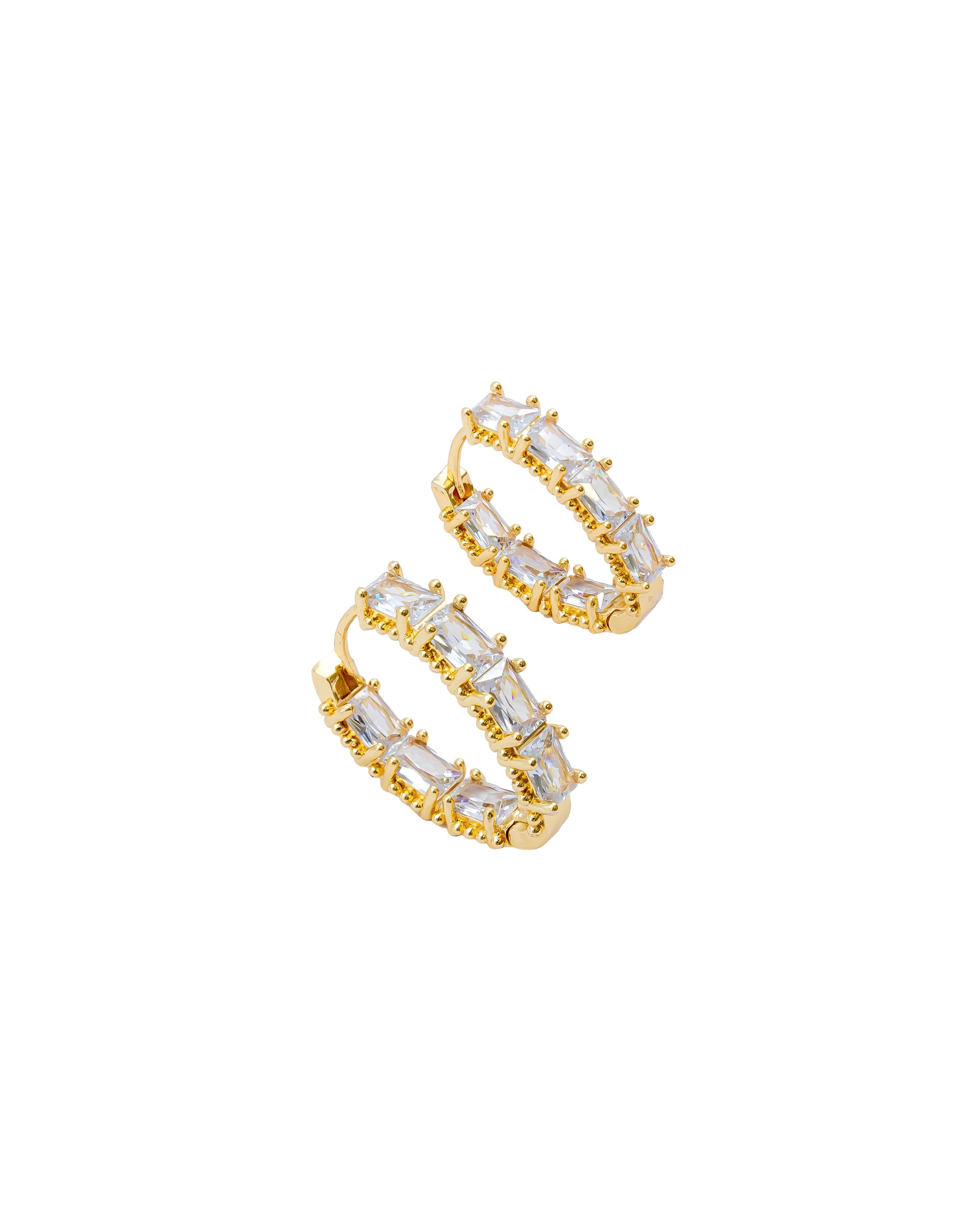 Aretes Huggies con Piedras M1 Oro Laminado