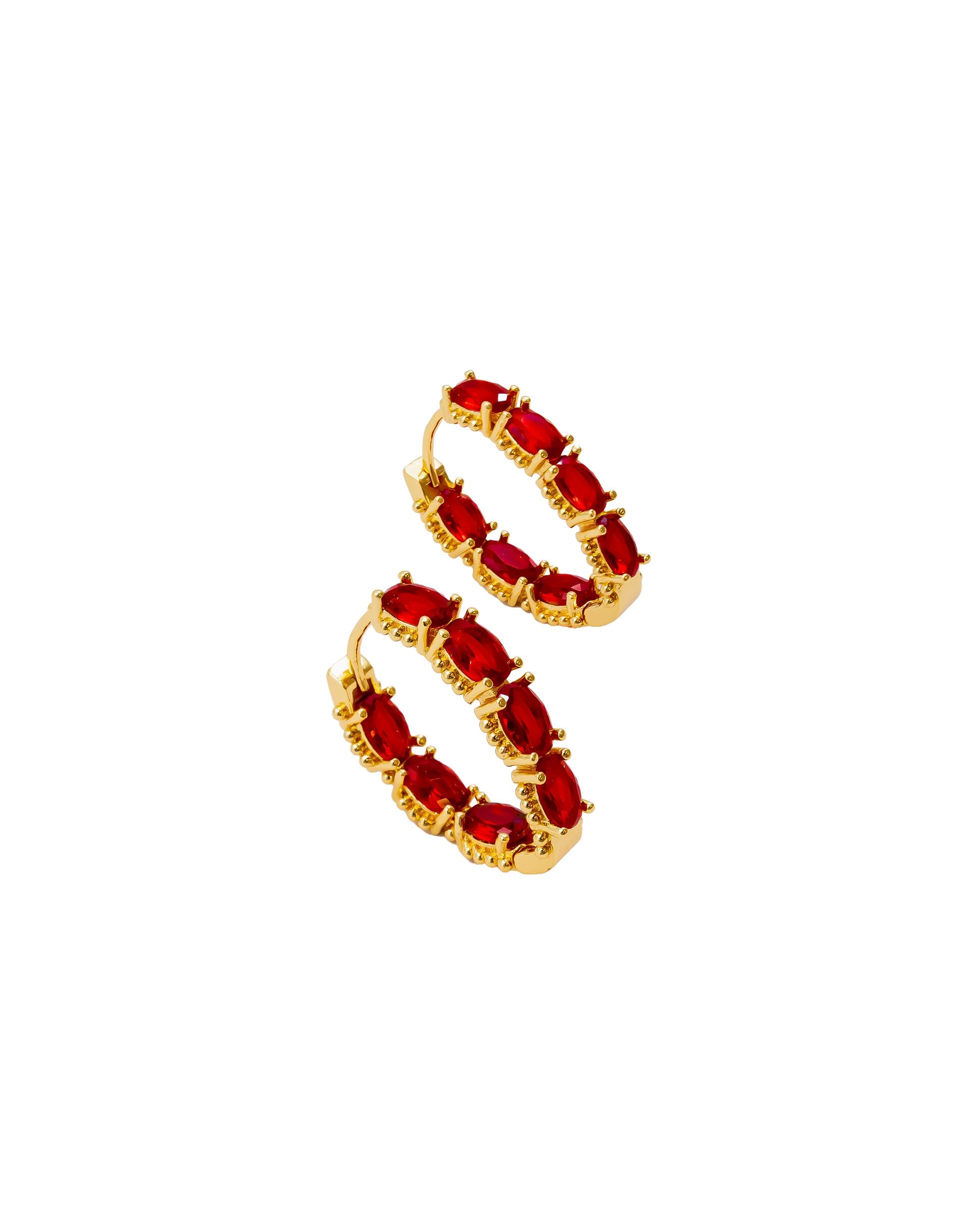 Aretes Huggies con Piedras M2 Oro Laminado