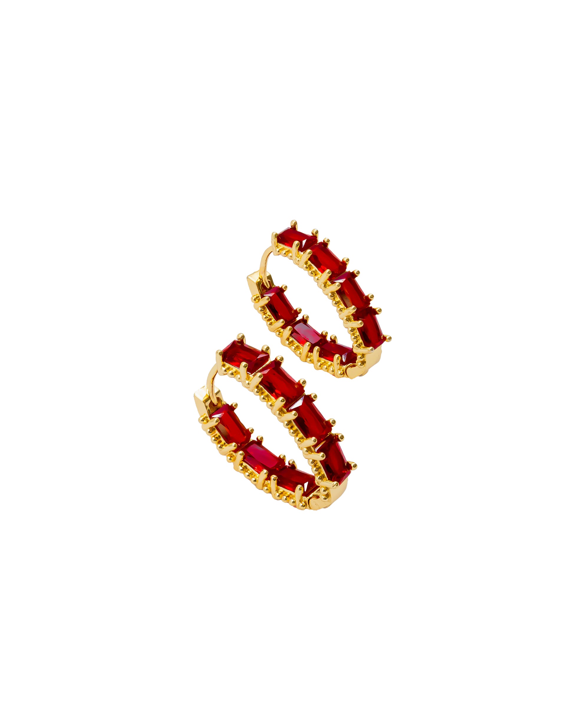 Aretes Huggies con Piedras M2 Oro Laminado