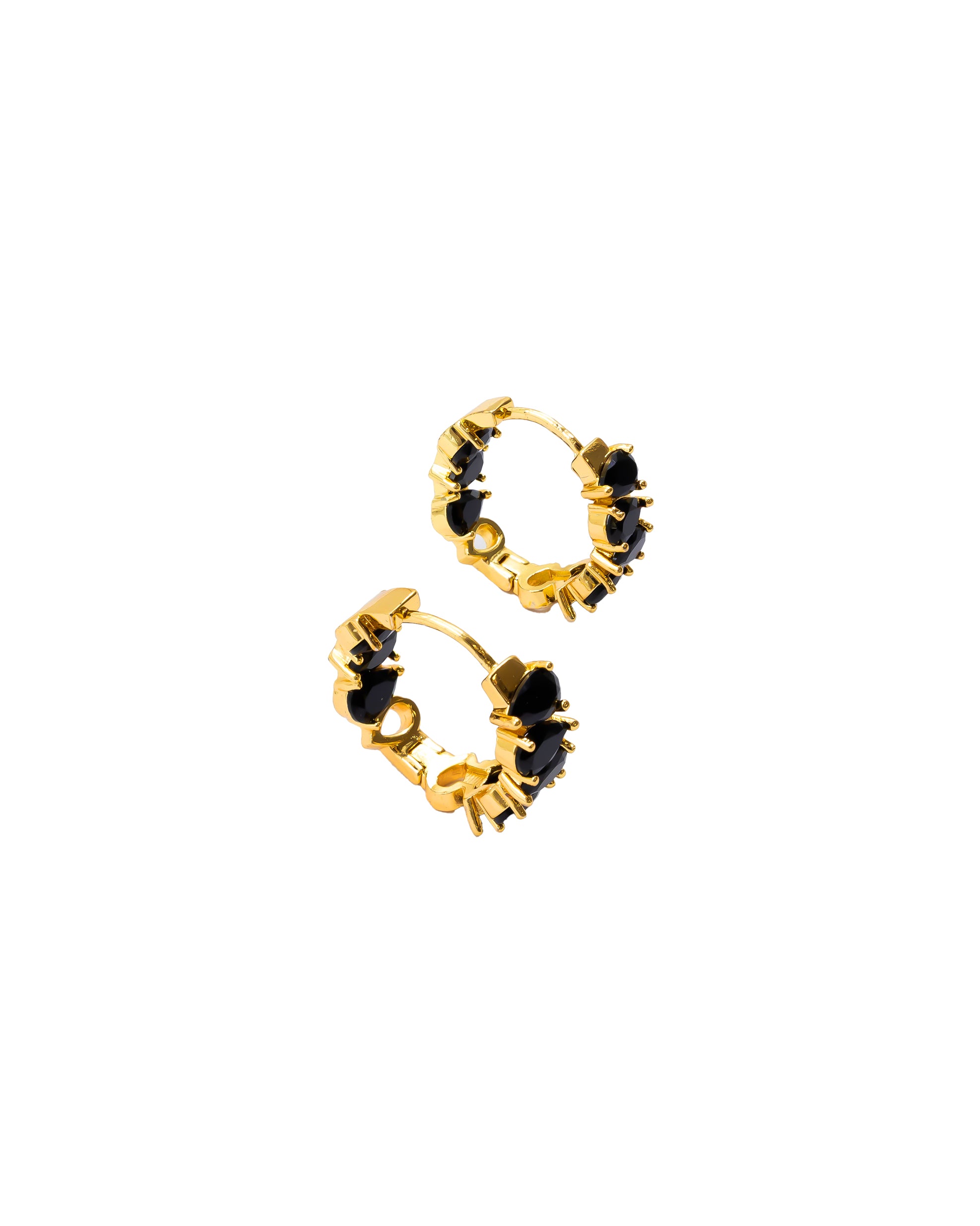 Aretes Huggies con Piedras M3 Oro Laminado