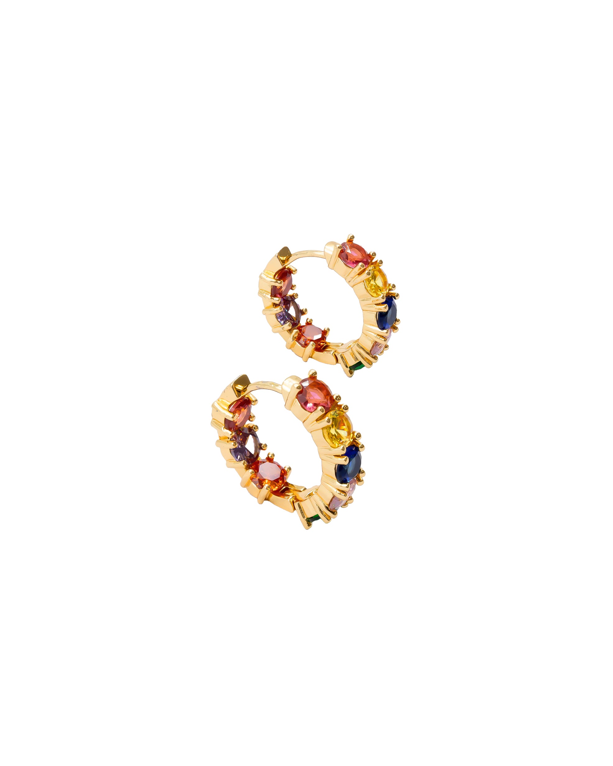 Aretes Huggies con Piedras M4 Oro Laminado