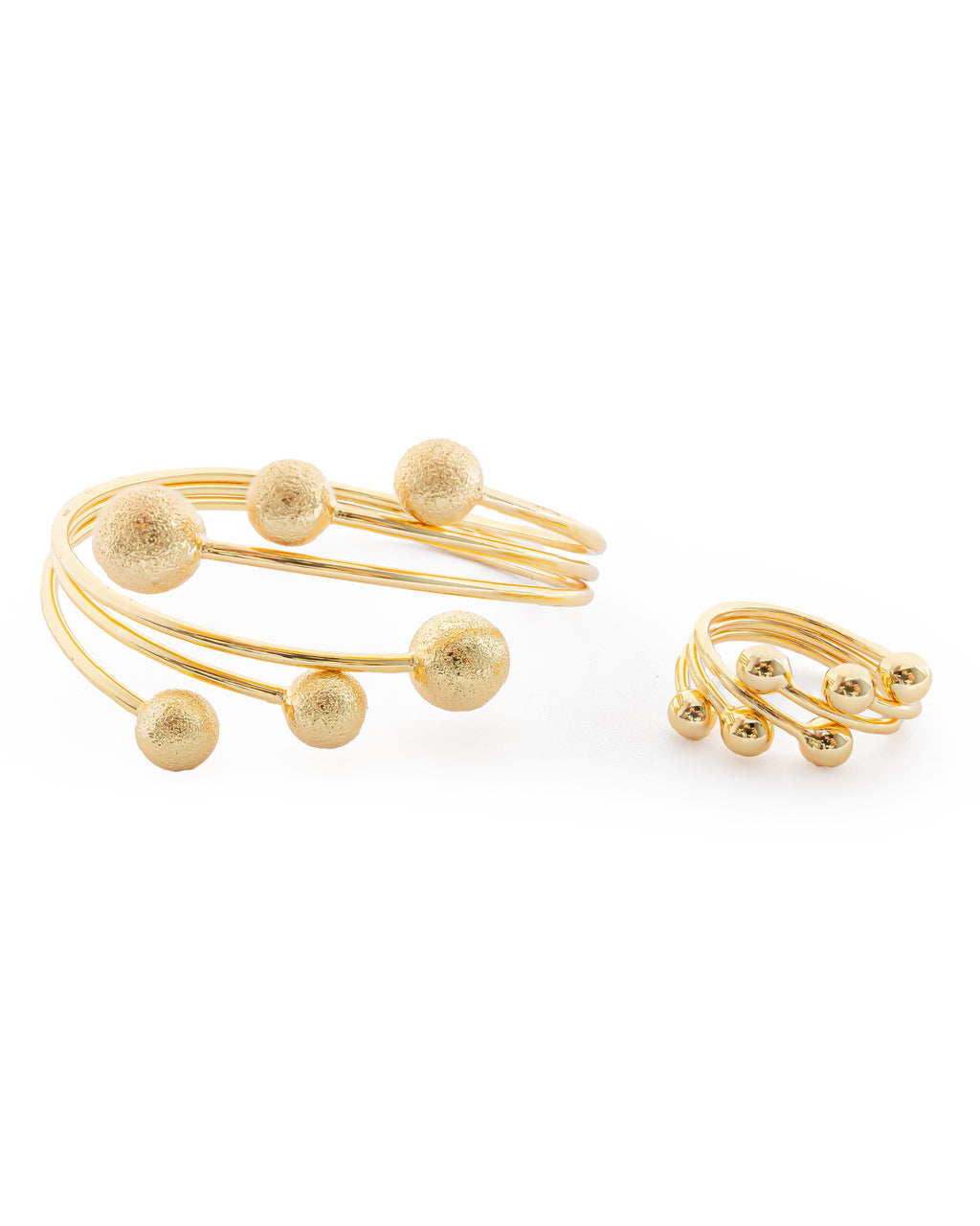 Conjunto Dorado De Brazalete y Anillo M2 Oro Laminado