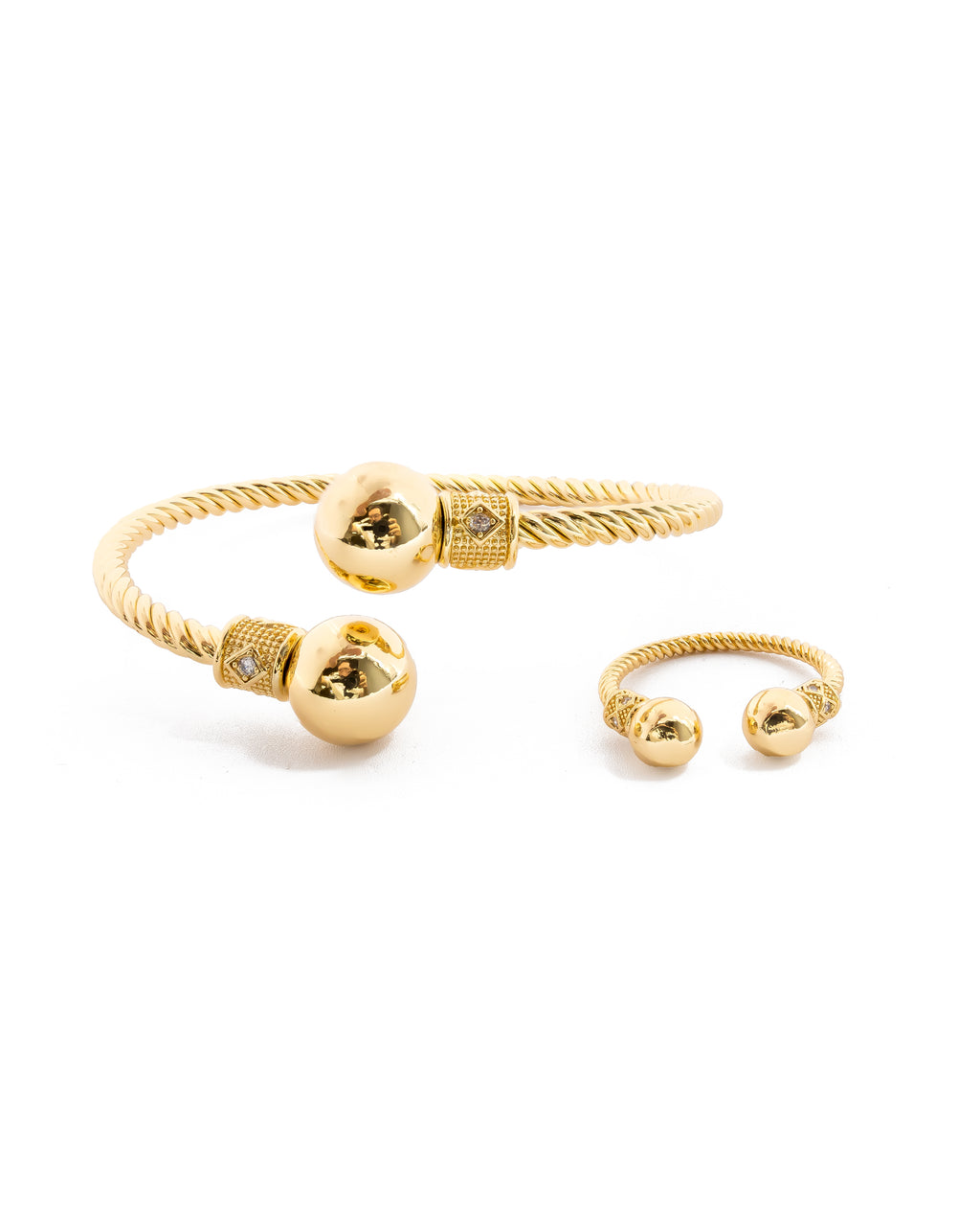 Conjunto Dorado De Brazalete y Anillo M3 Oro Laminado