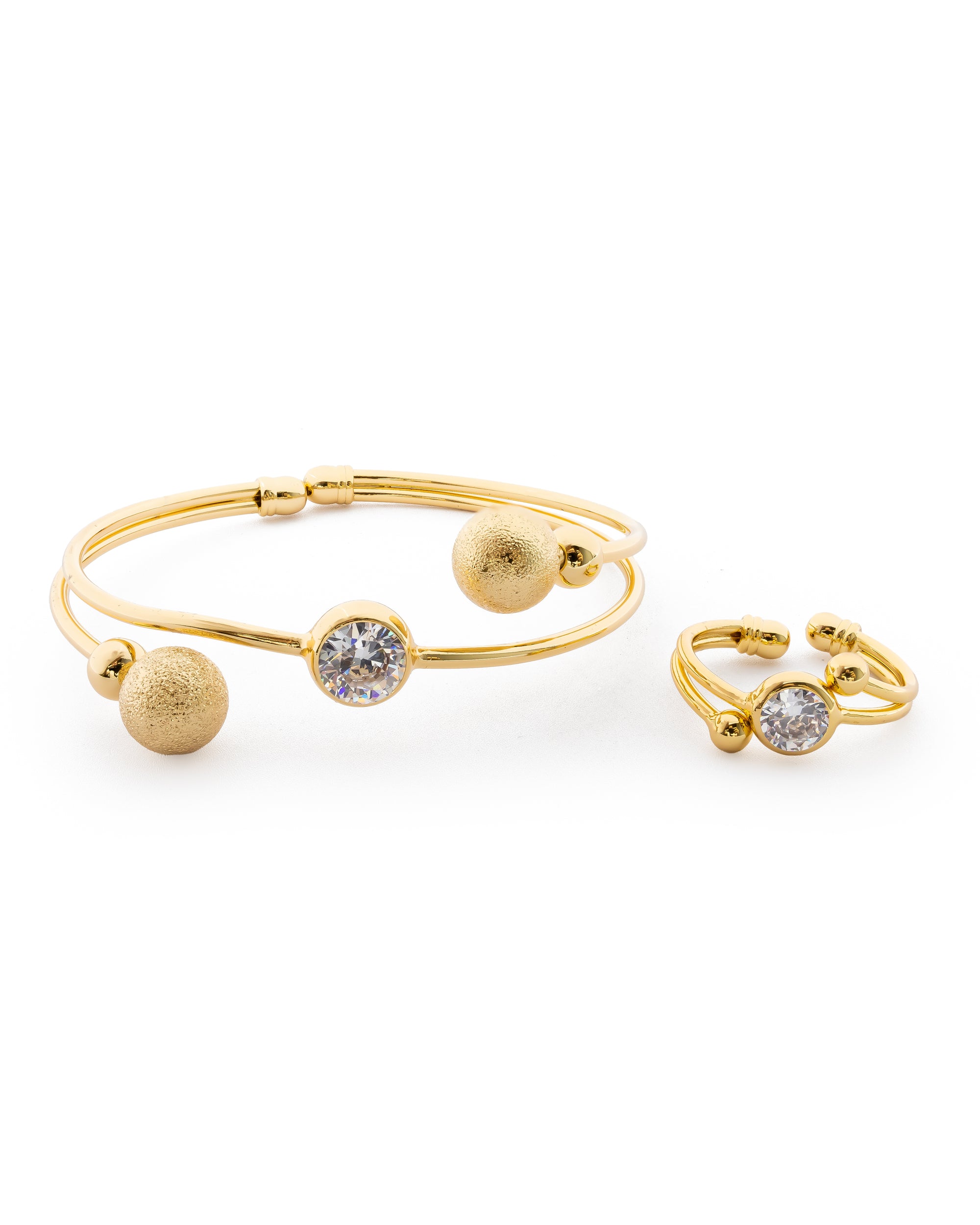 Conjunto Dorado De Brazalete y Anillo M5 Oro Laminado