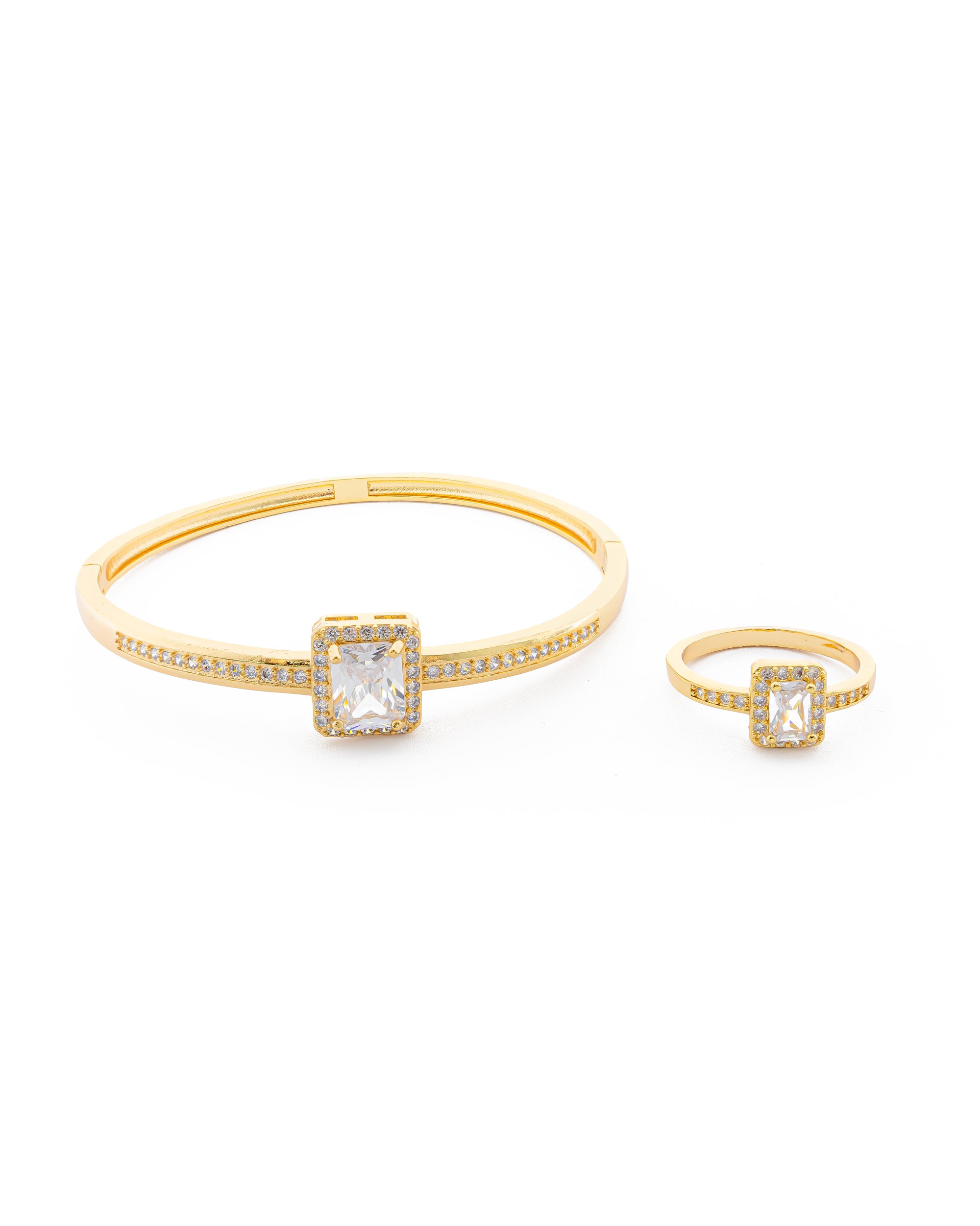 Conjunto Dorado De Brazalete y Anillo M8 Oro Laminado
