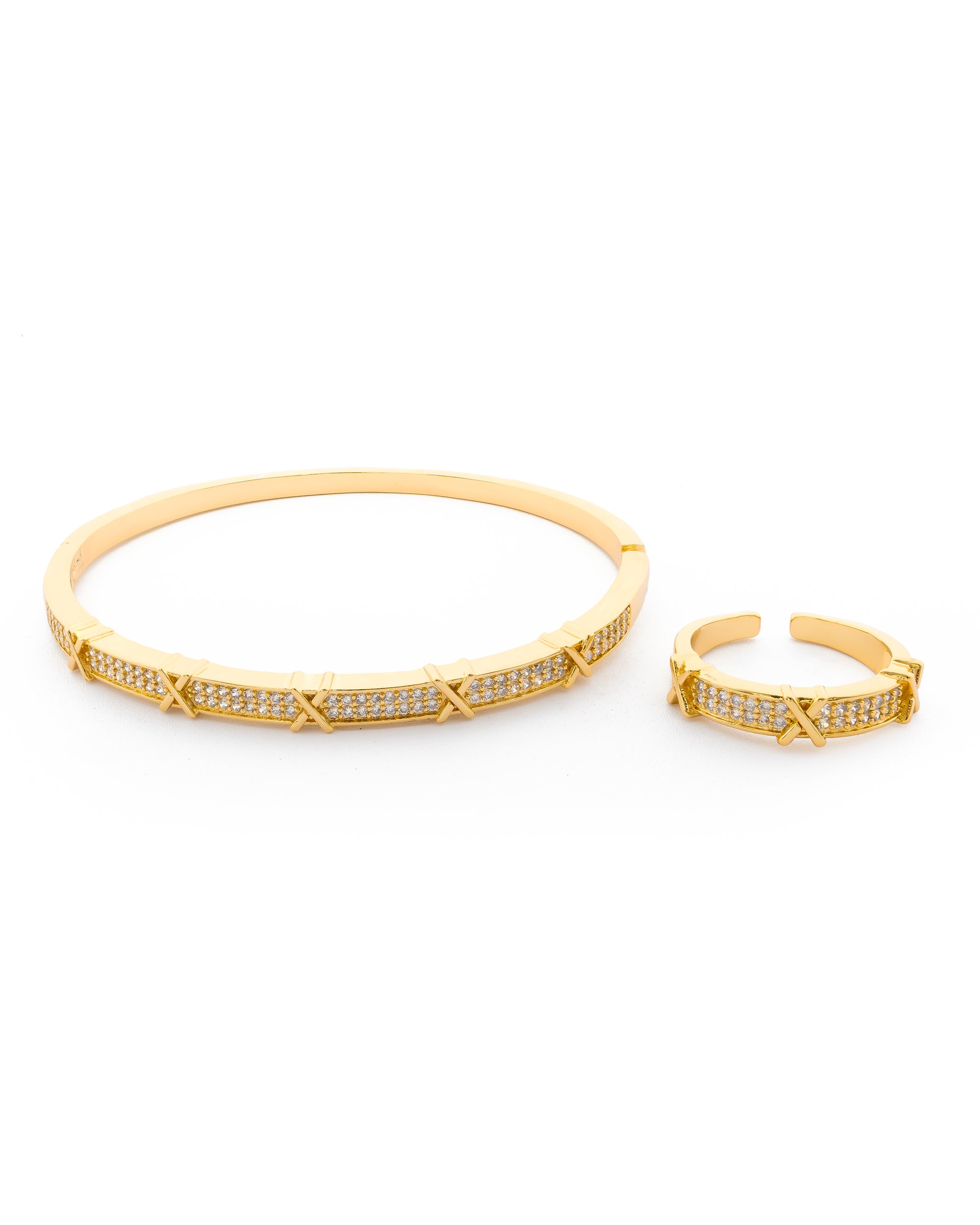 Conjunto Dorado De Brazalete y Anillo M21 Oro Laminado