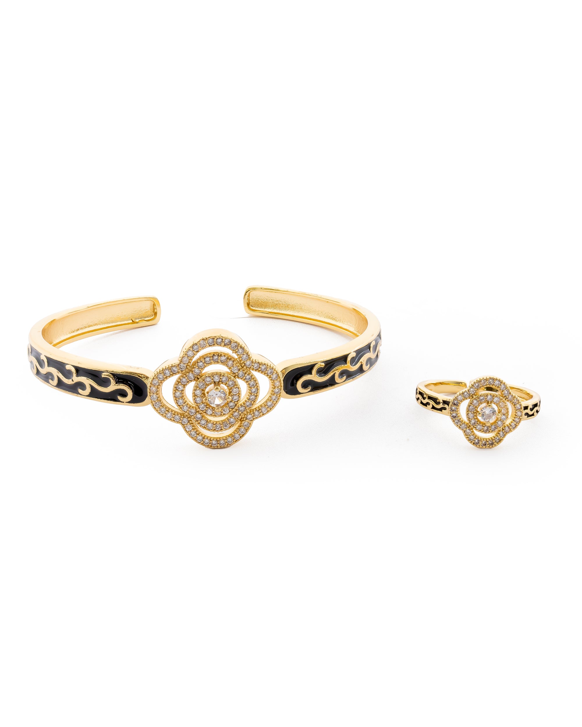 Conjunto Dorado De Brazalete y Anillo M24 Oro Laminado