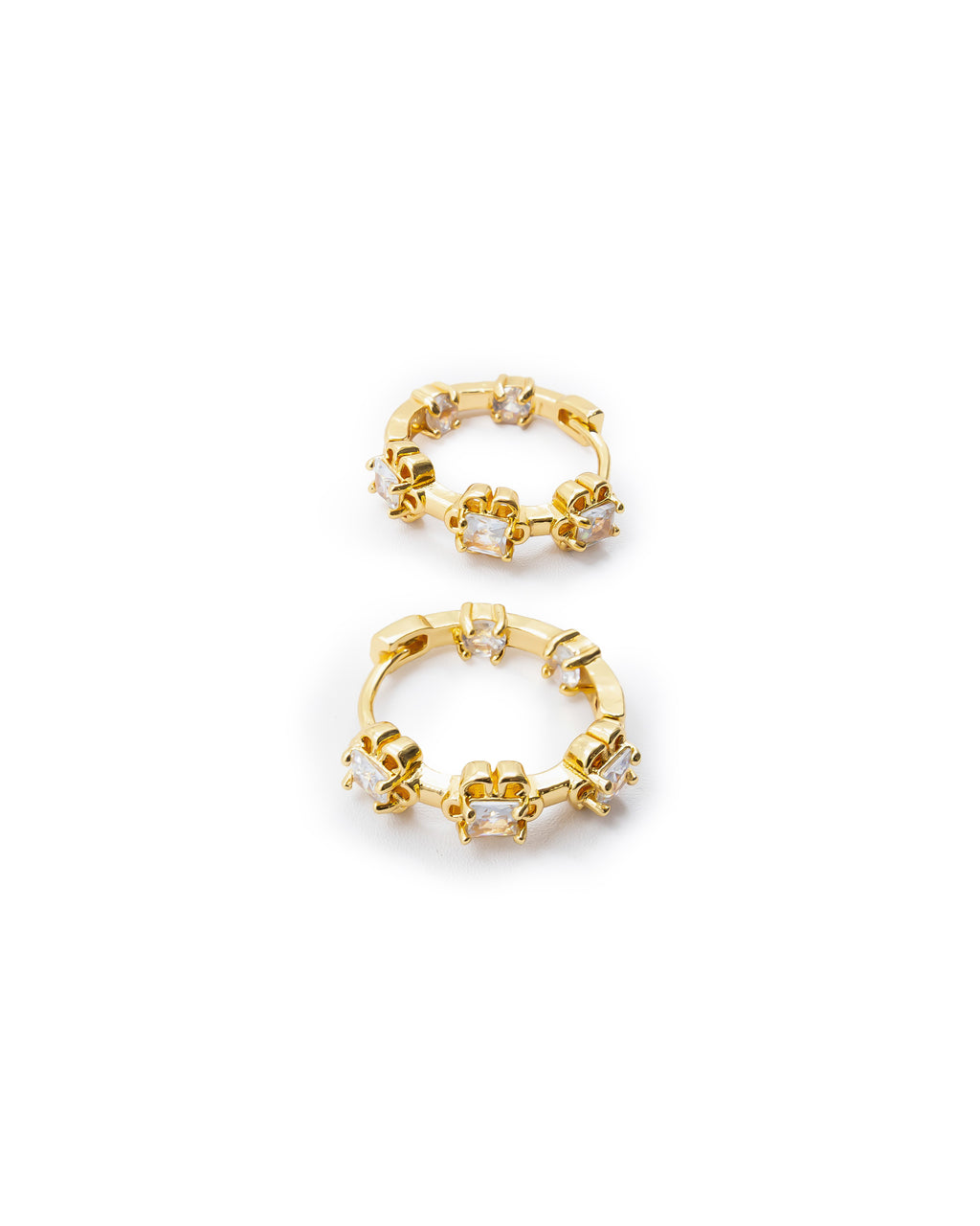 Aretes Huggies Dorados M3 ORO LAMINADO