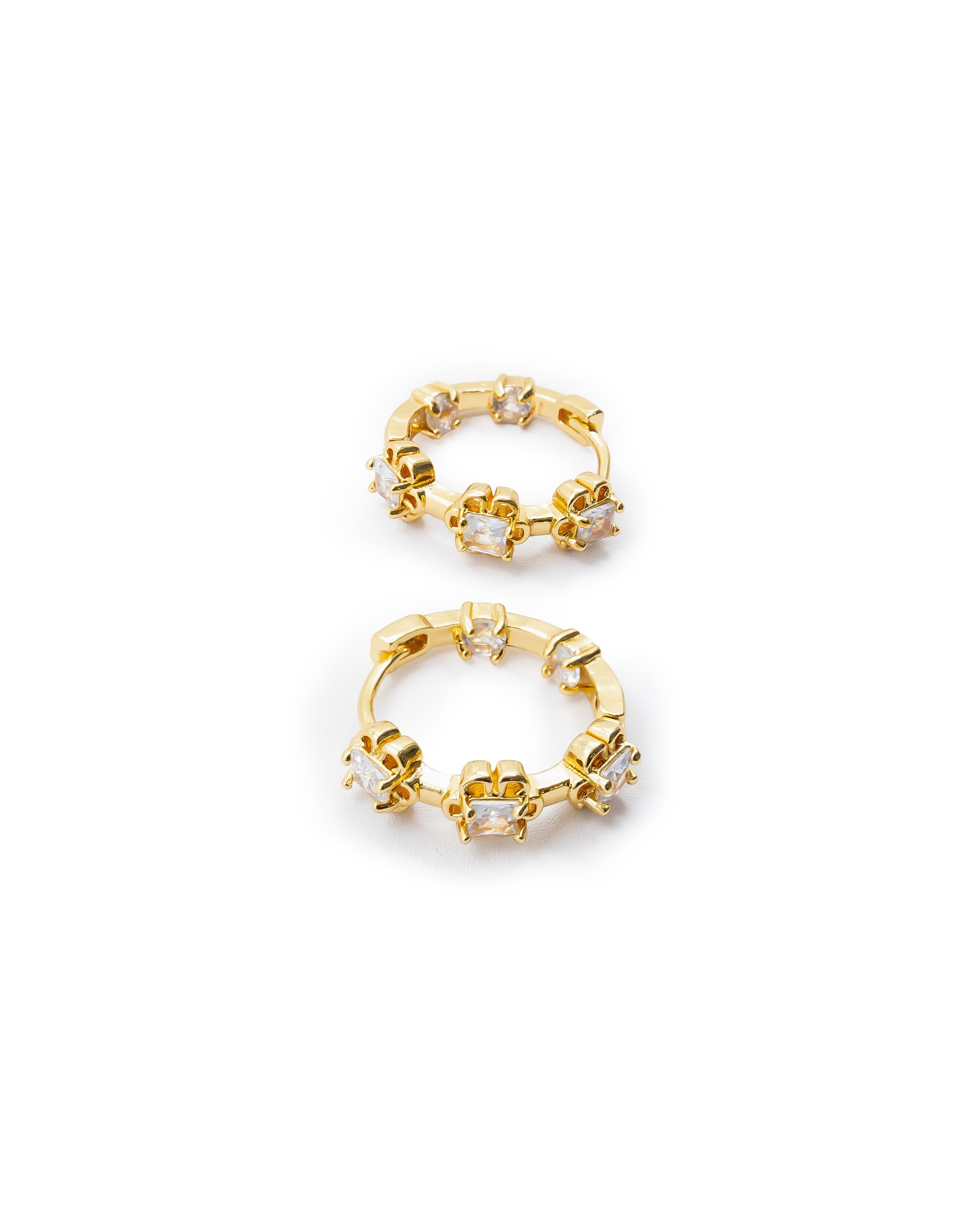 Aretes Huggies Dorados M3 ORO LAMINADO