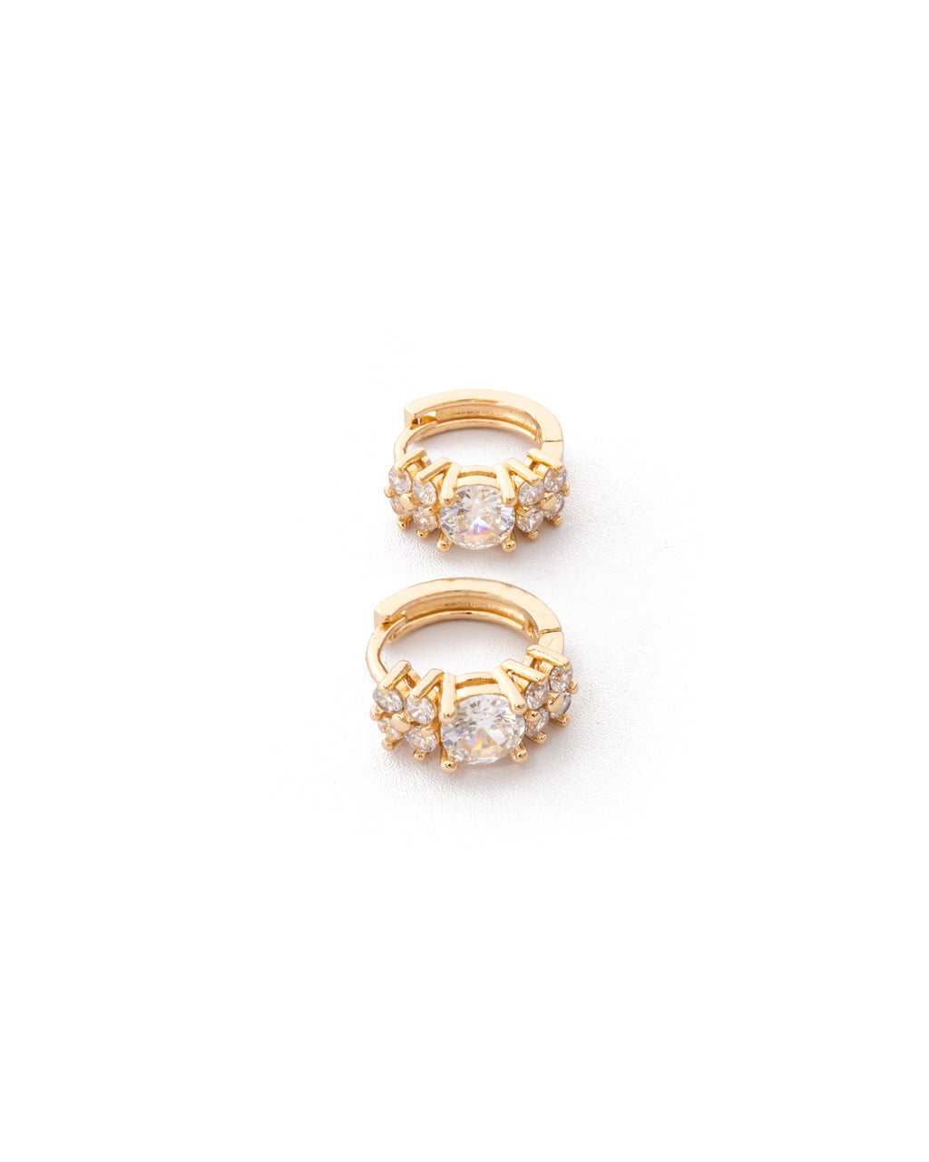 Aretes Huggies Dorados con Piedras M1 Oro Laminado