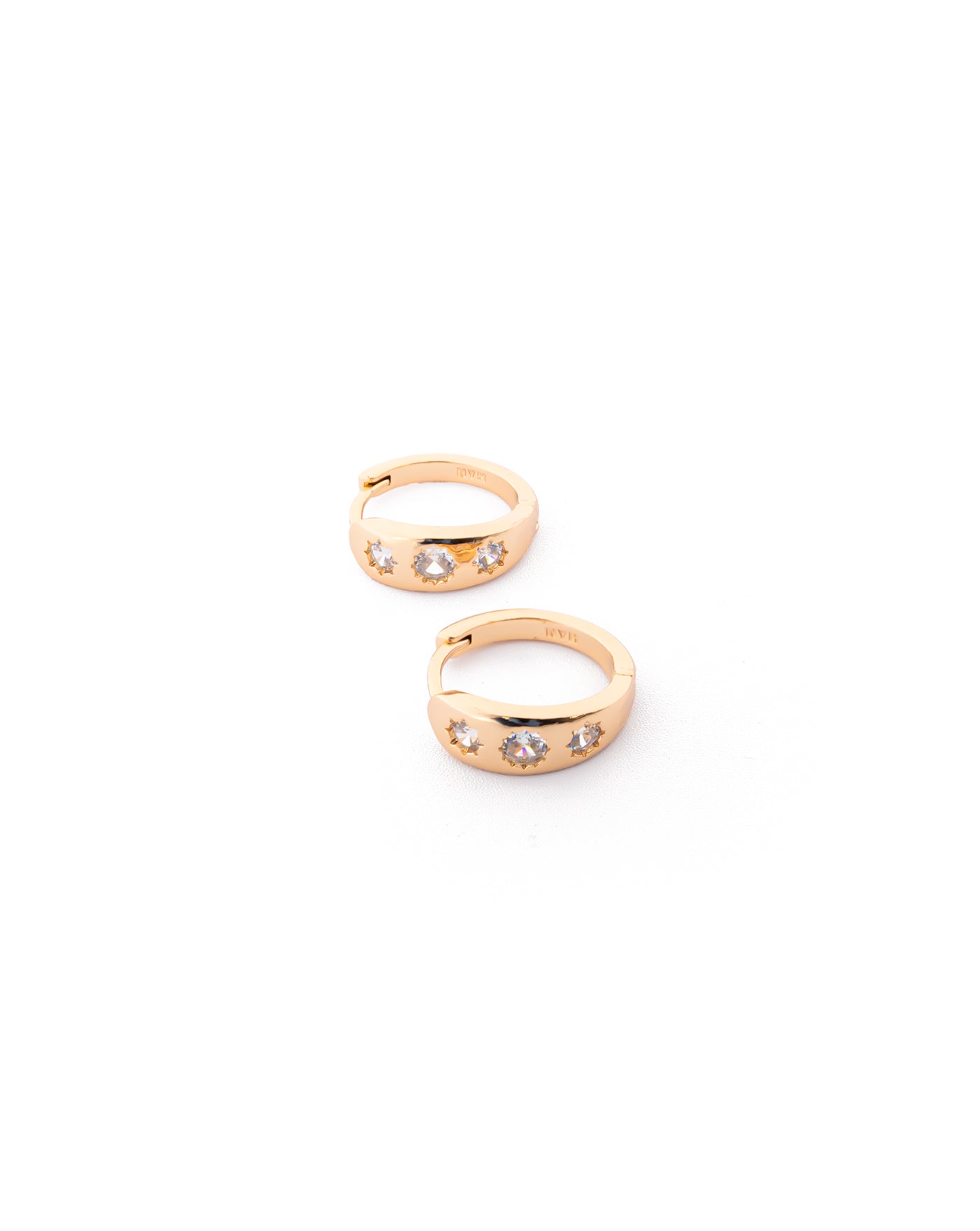 Aretes con piedras M2 Oro laminado